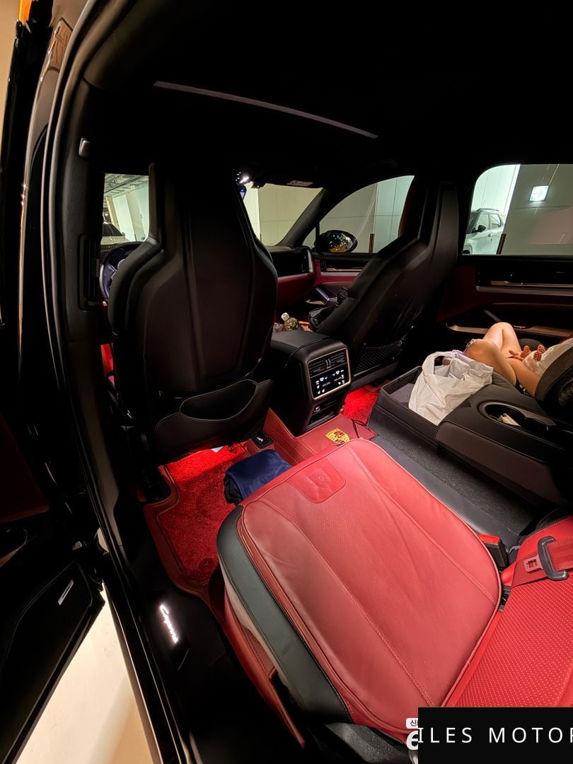 Porsche Cayenne 2025 — миниатюра 6