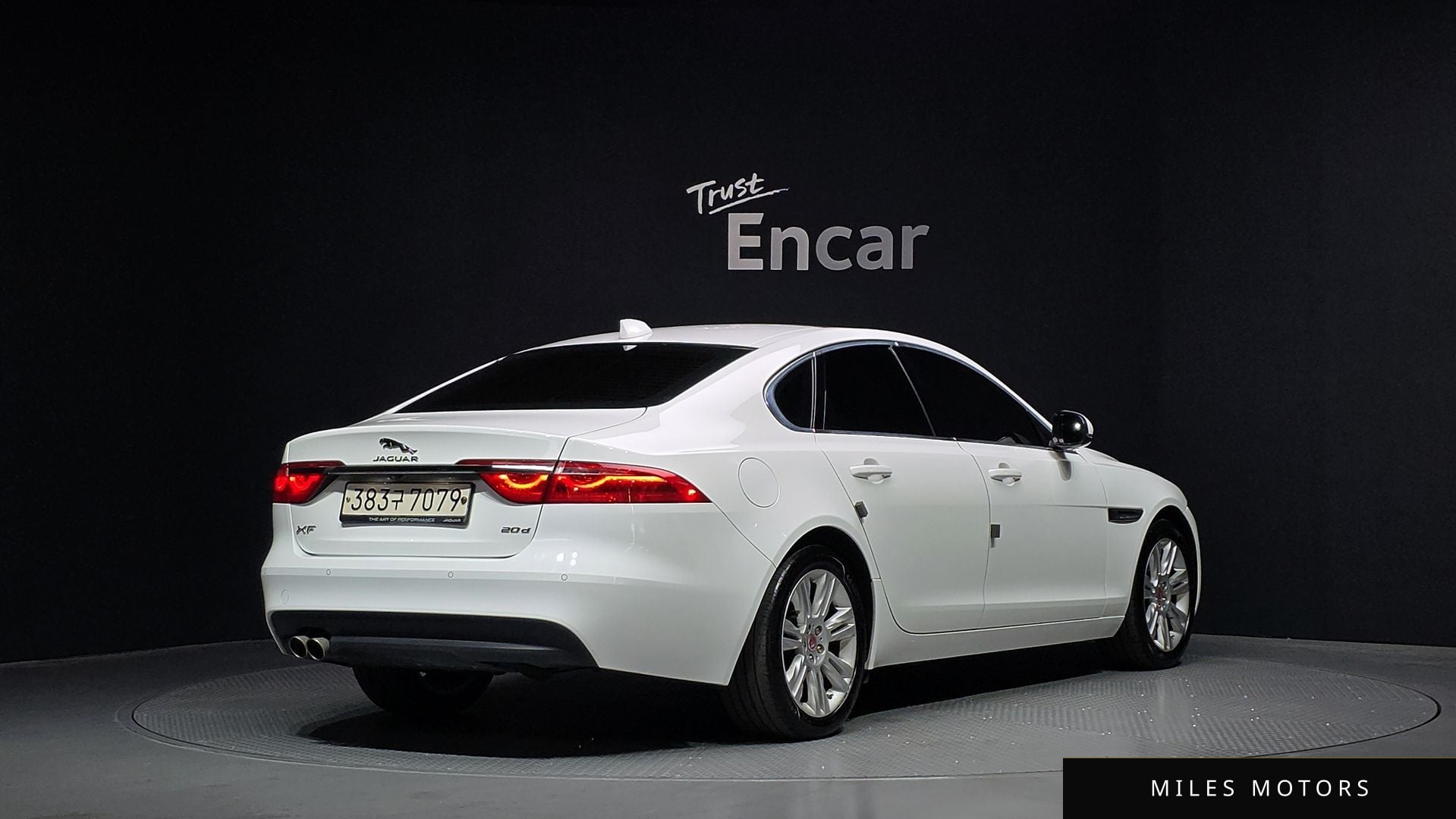 Jaguar XF (X260) 2019 — миниатюра 2