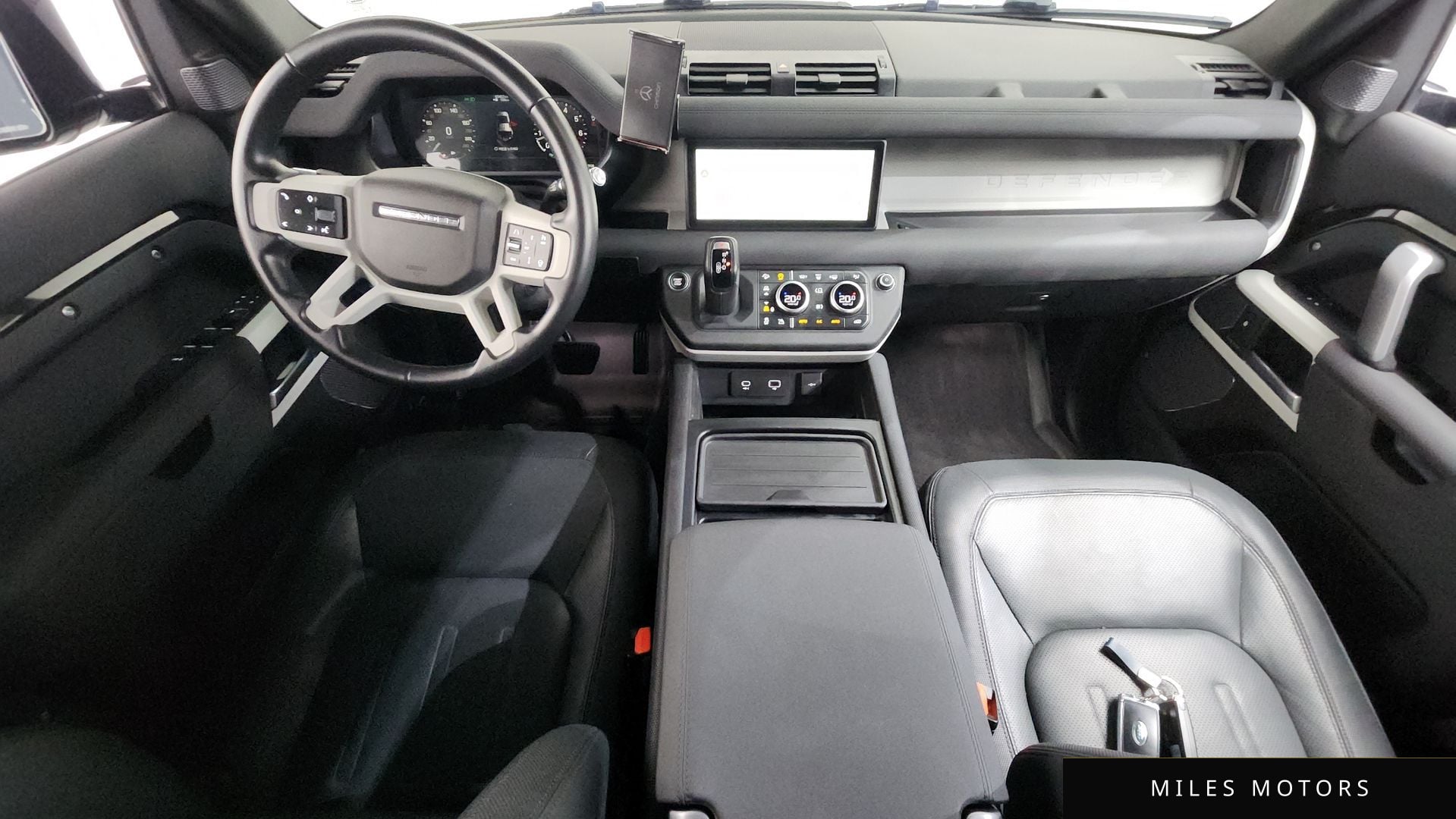 Land Rover Defender 2022 — миниатюра 10