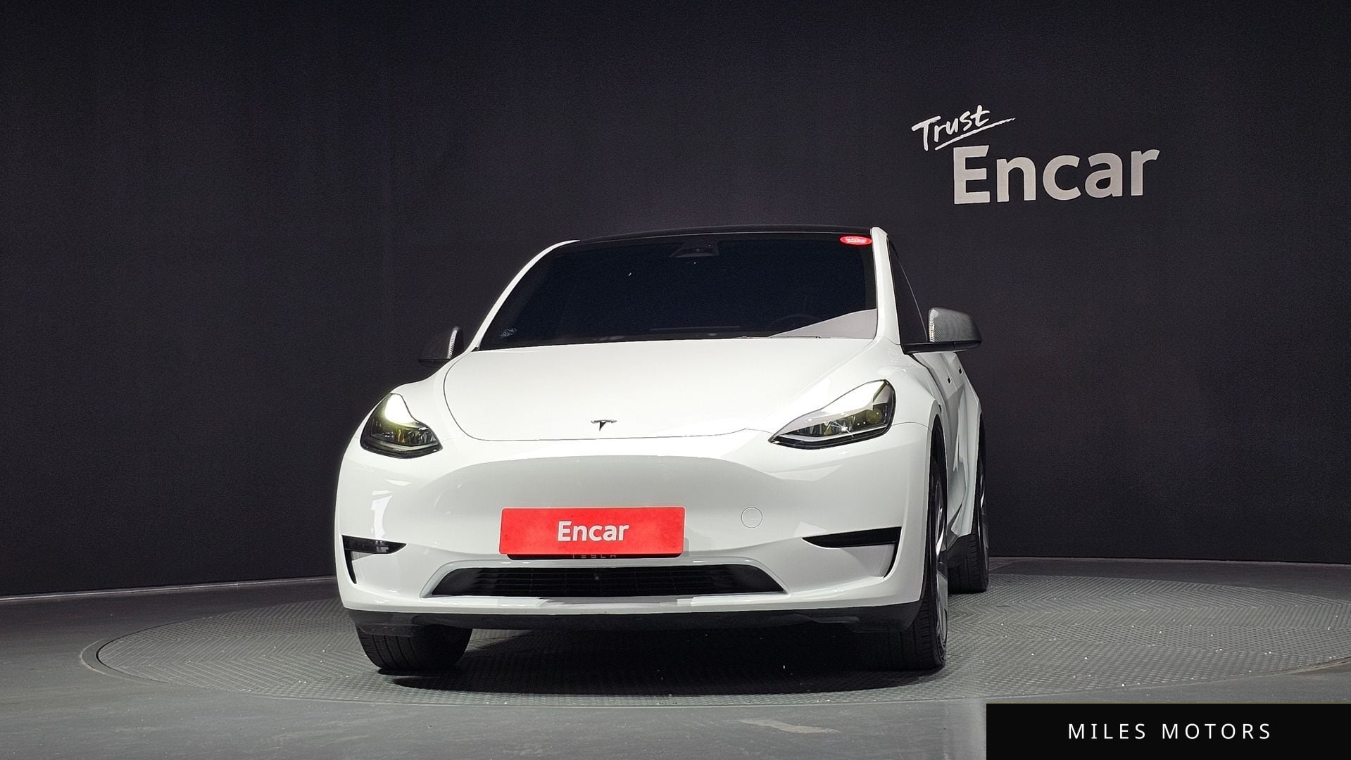 Tesla Model Y 2024 — миниатюра 3