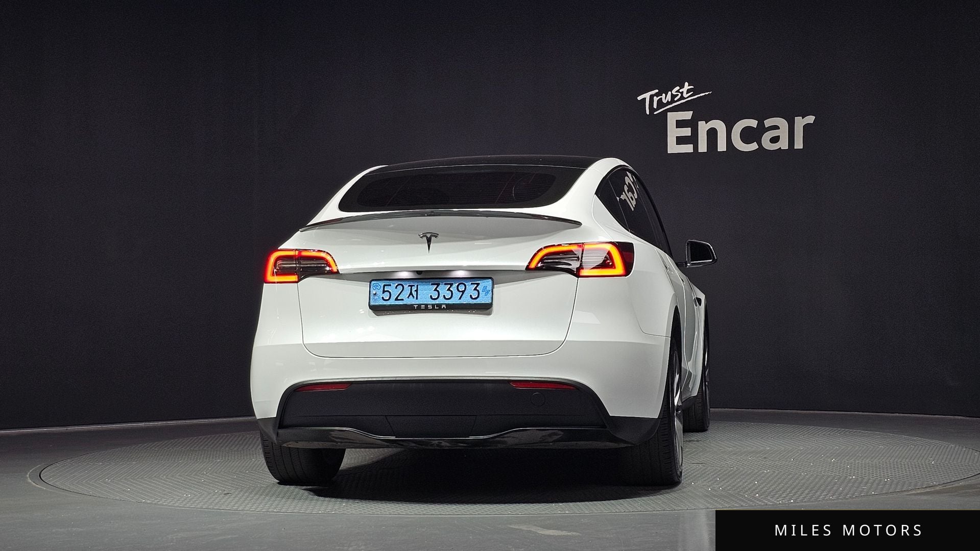 Tesla Model Y 2024 — миниатюра 4