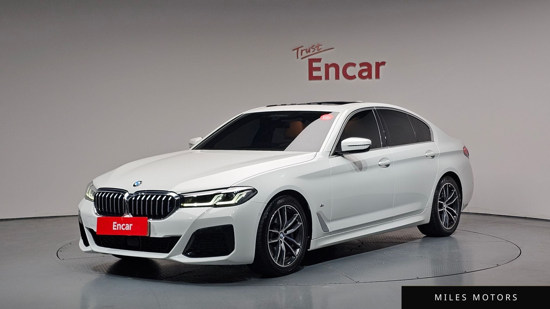 BMW 5 Series (G30) 2021 — фото 1 из 12
