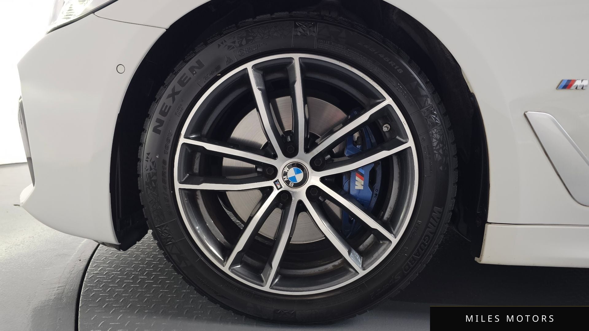 BMW 5 Series (G30) 2021 — миниатюра 5
