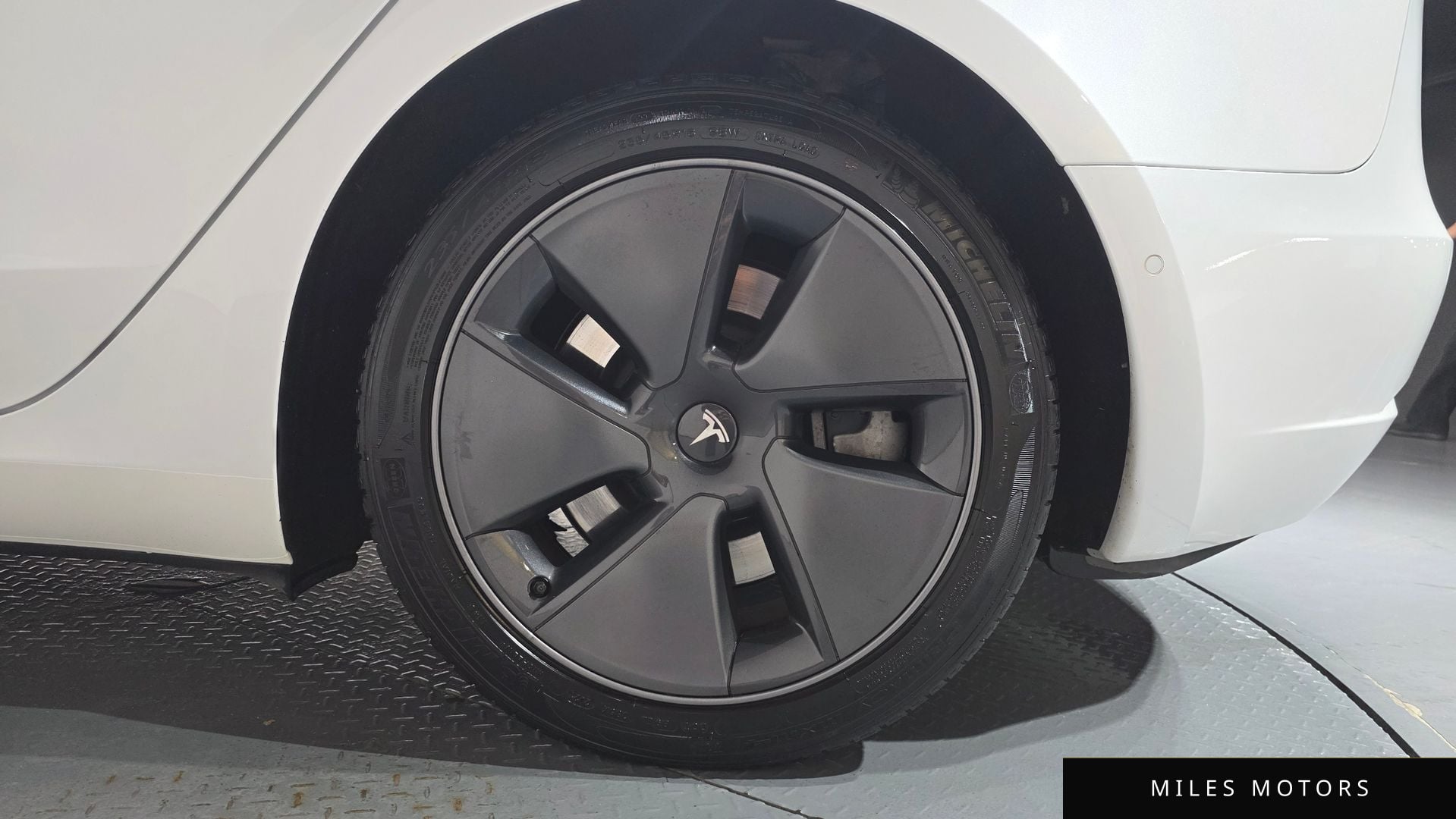Tesla Model 3 2021 — миниатюра 6