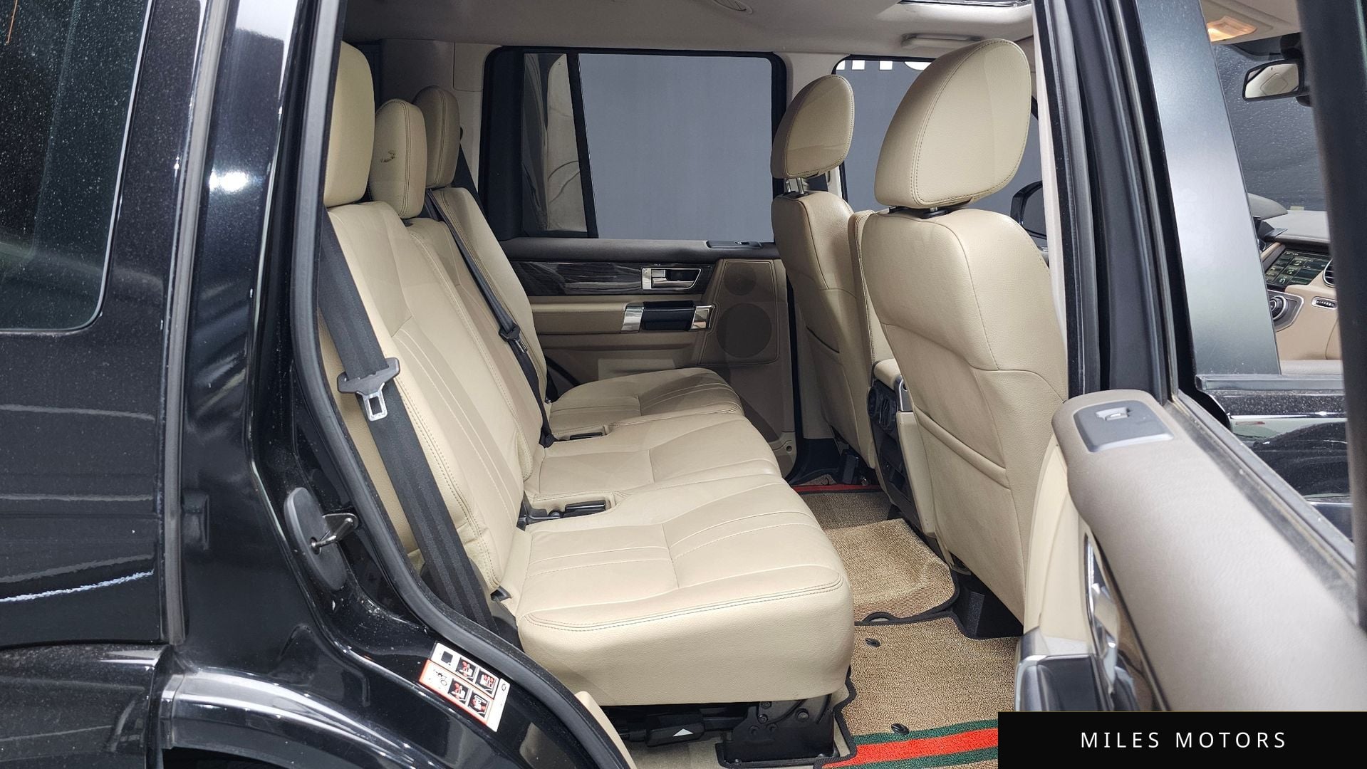 Land Rover Discovery 2014 — миниатюра 11
