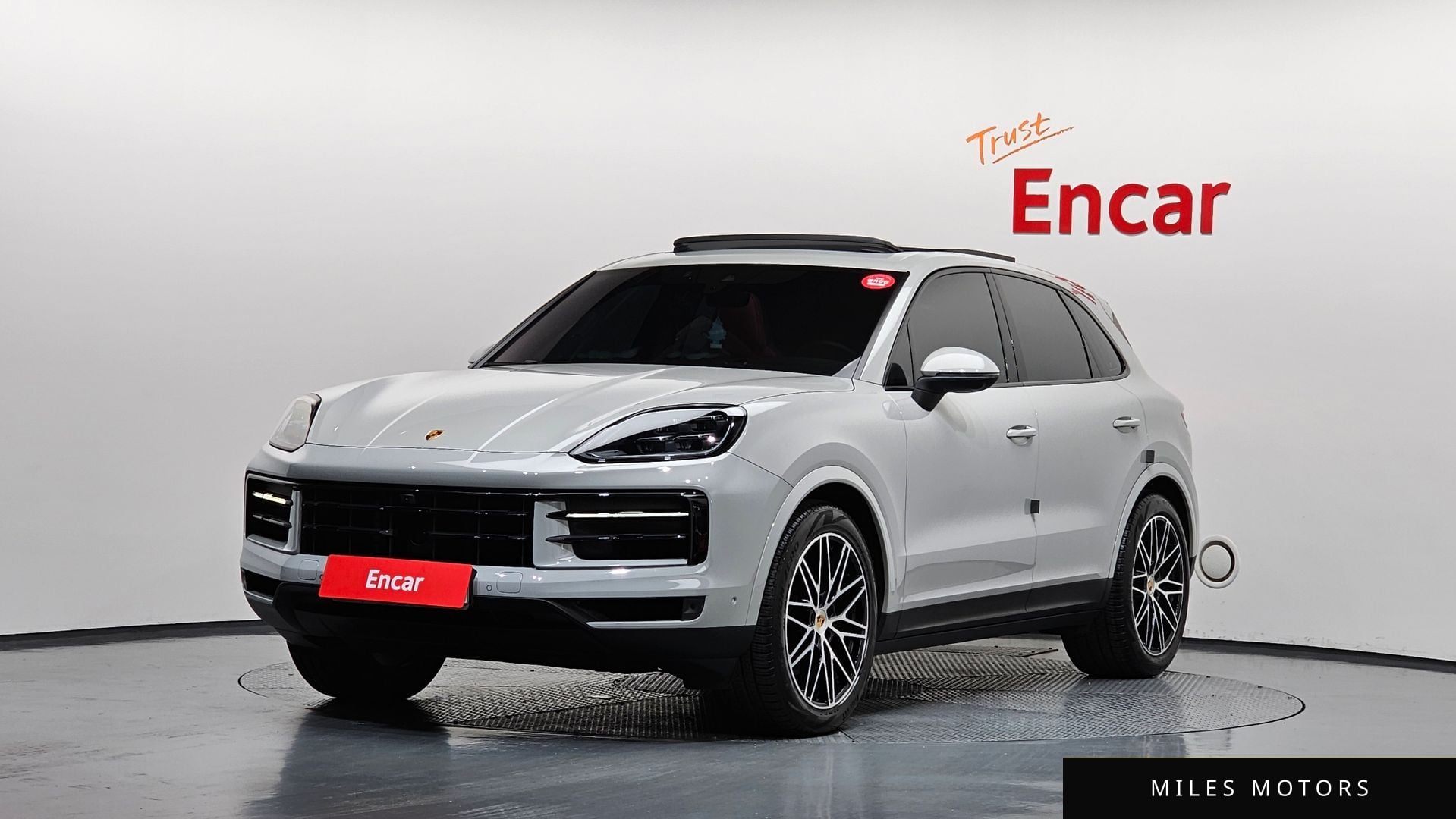 Porsche Cayenne 2024 — фото 1 из 12