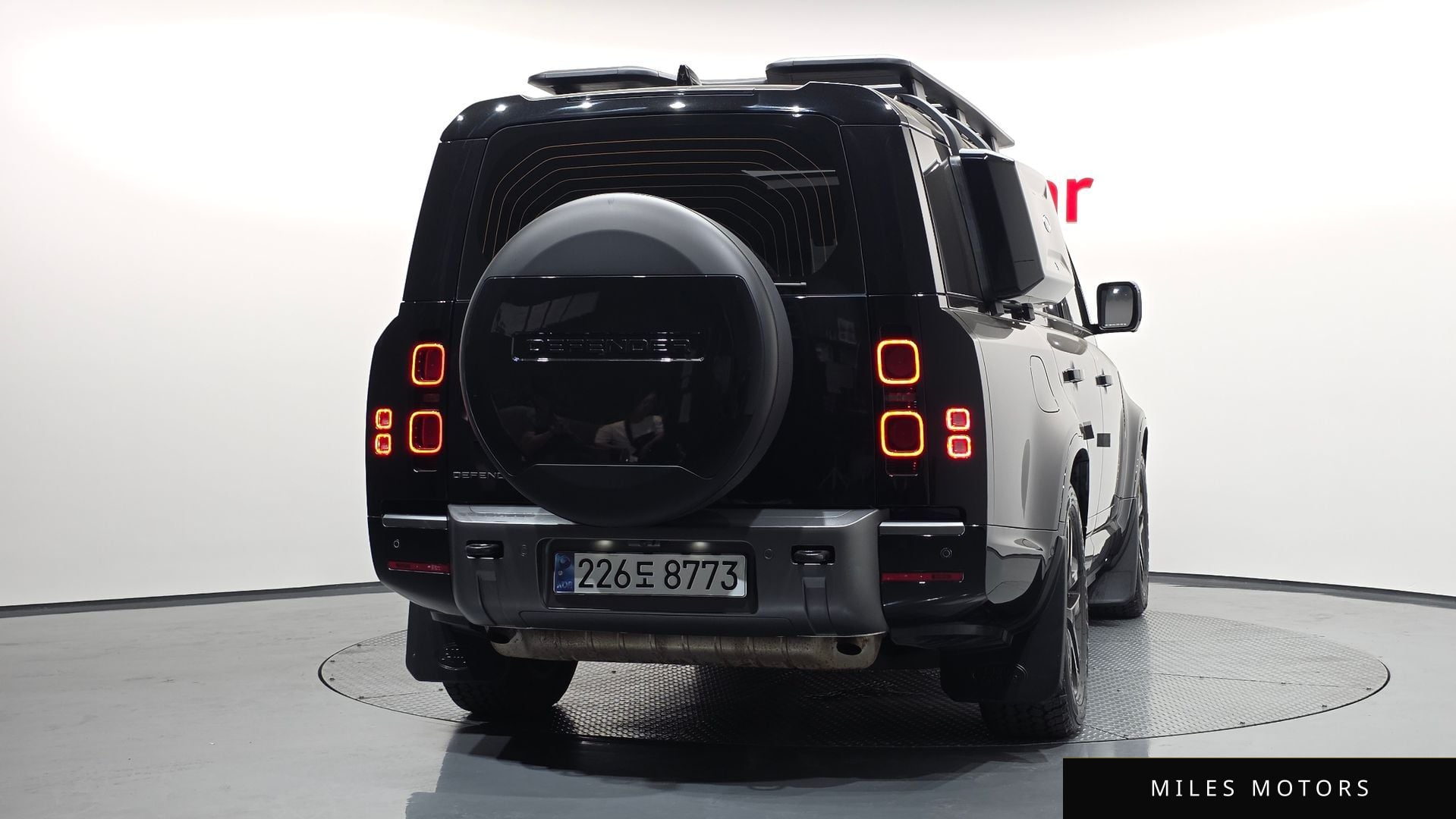 Land Rover Defender 2025 — миниатюра 4
