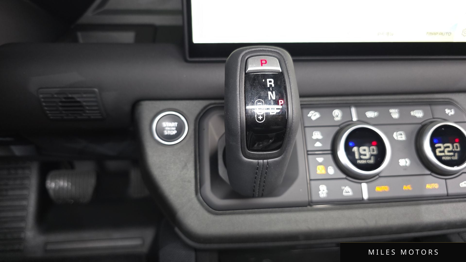 Land Rover Defender 2025 — миниатюра 12