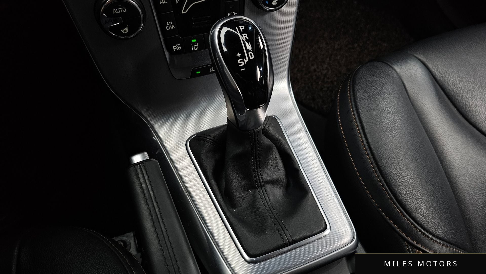 Volvo V40 2019 — миниатюра 9