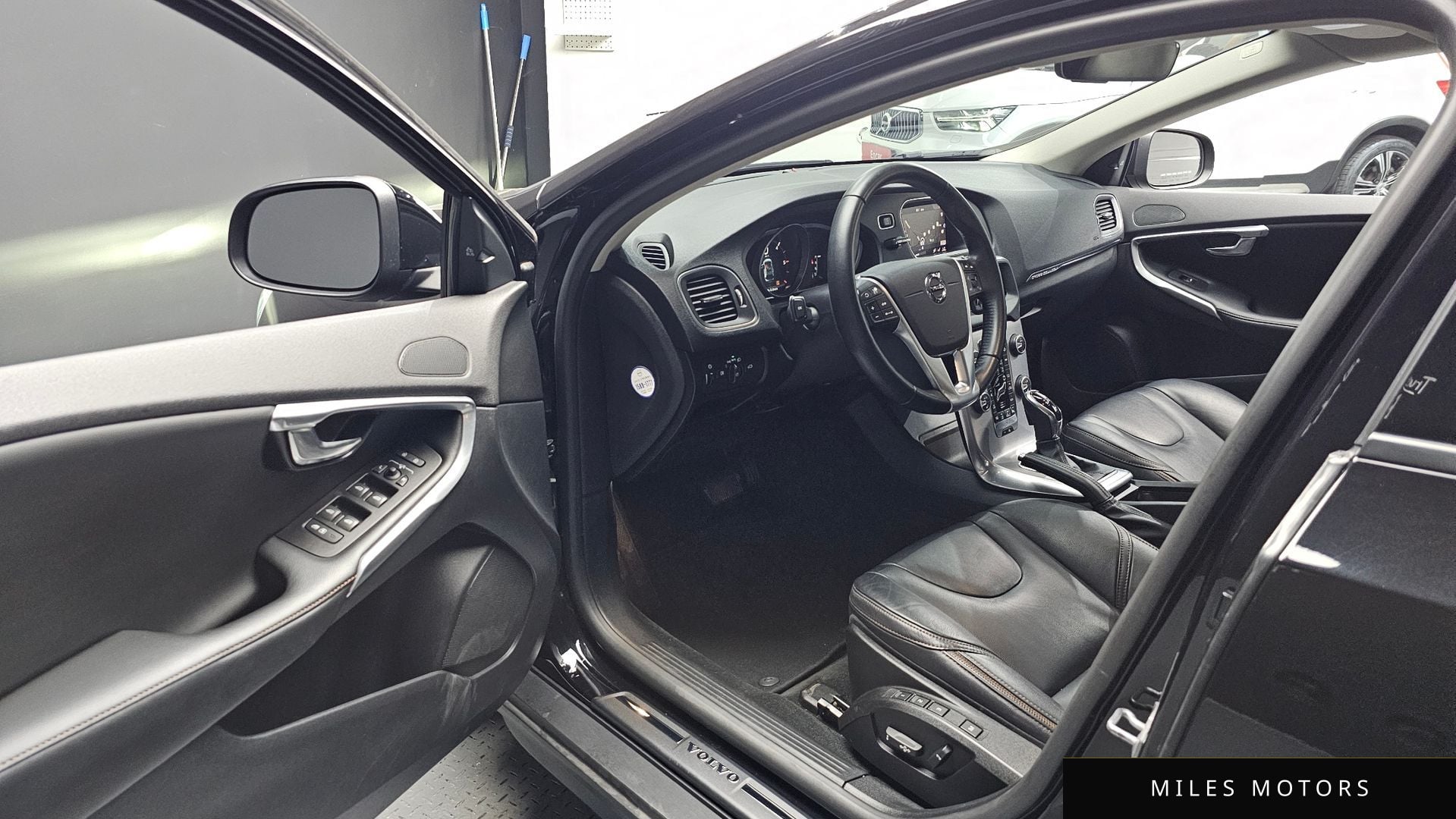 Volvo V40 2019 — миниатюра 10
