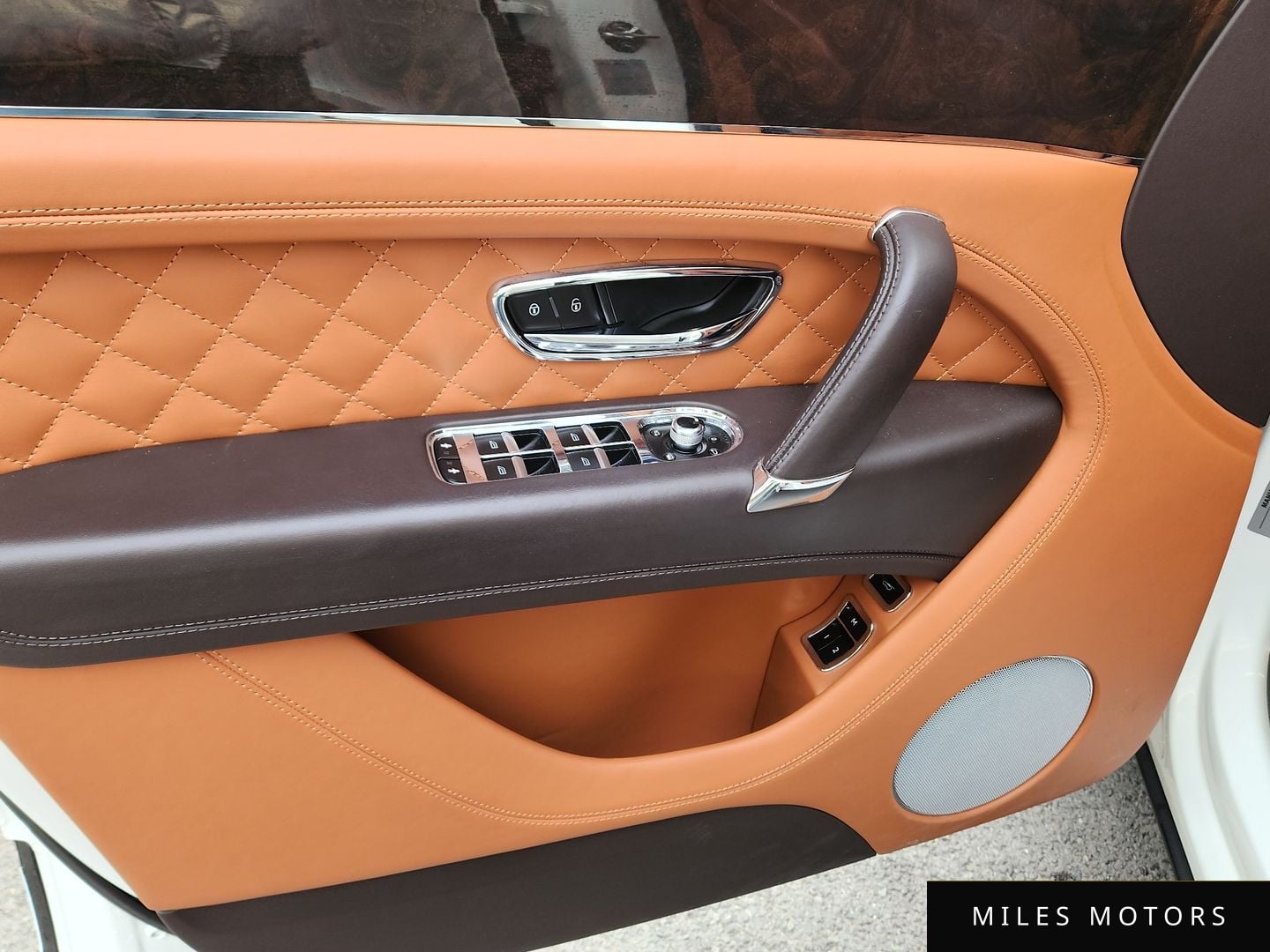 Bentley Bentayga 2017 — миниатюра 7