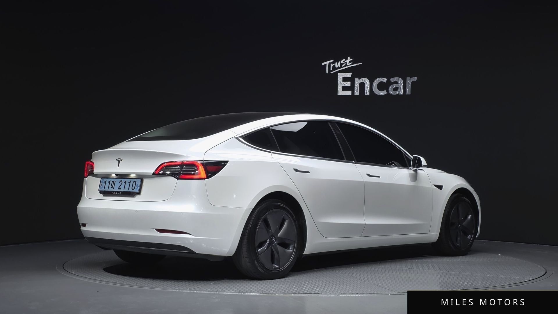 Tesla Model 3 2020 — миниатюра 2