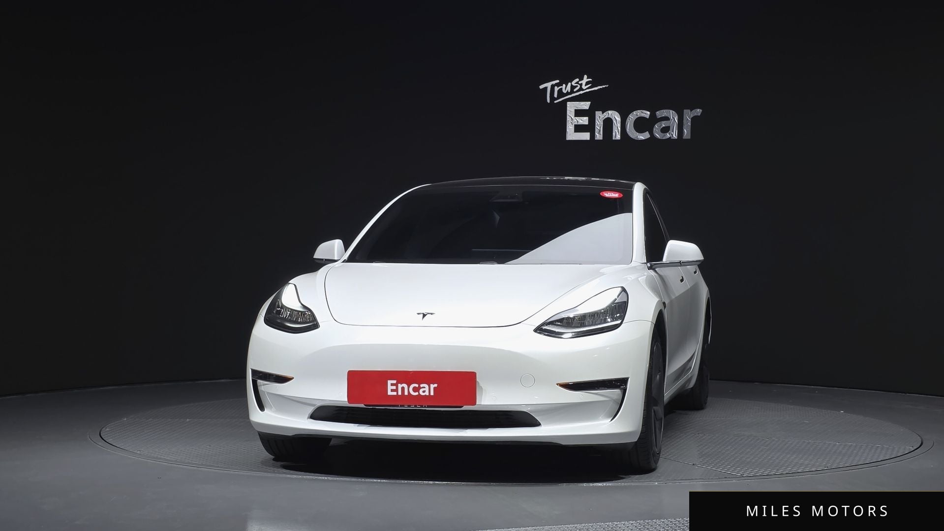 Tesla Model 3 2020 — миниатюра 3