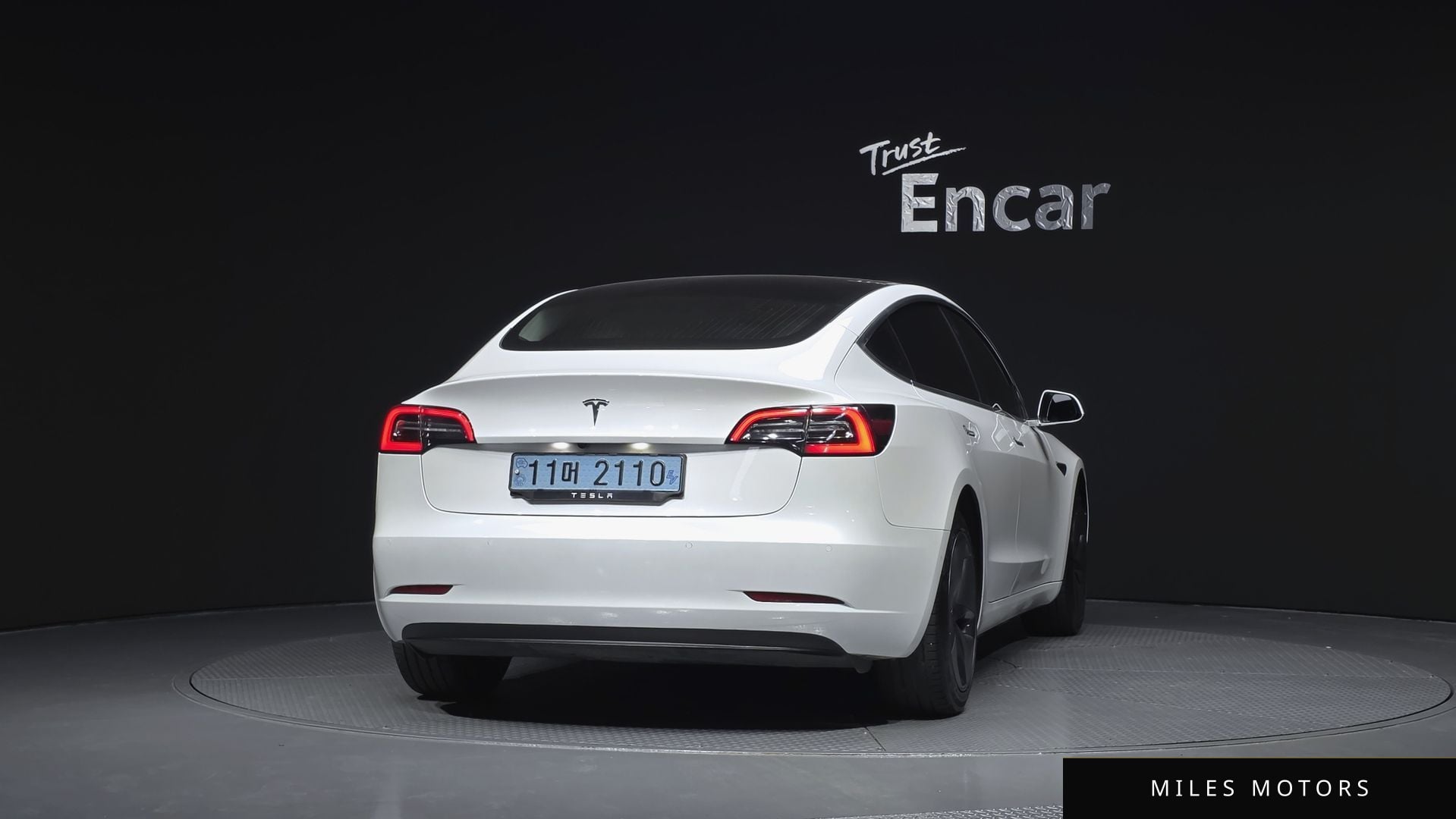 Tesla Model 3 2020 — миниатюра 4
