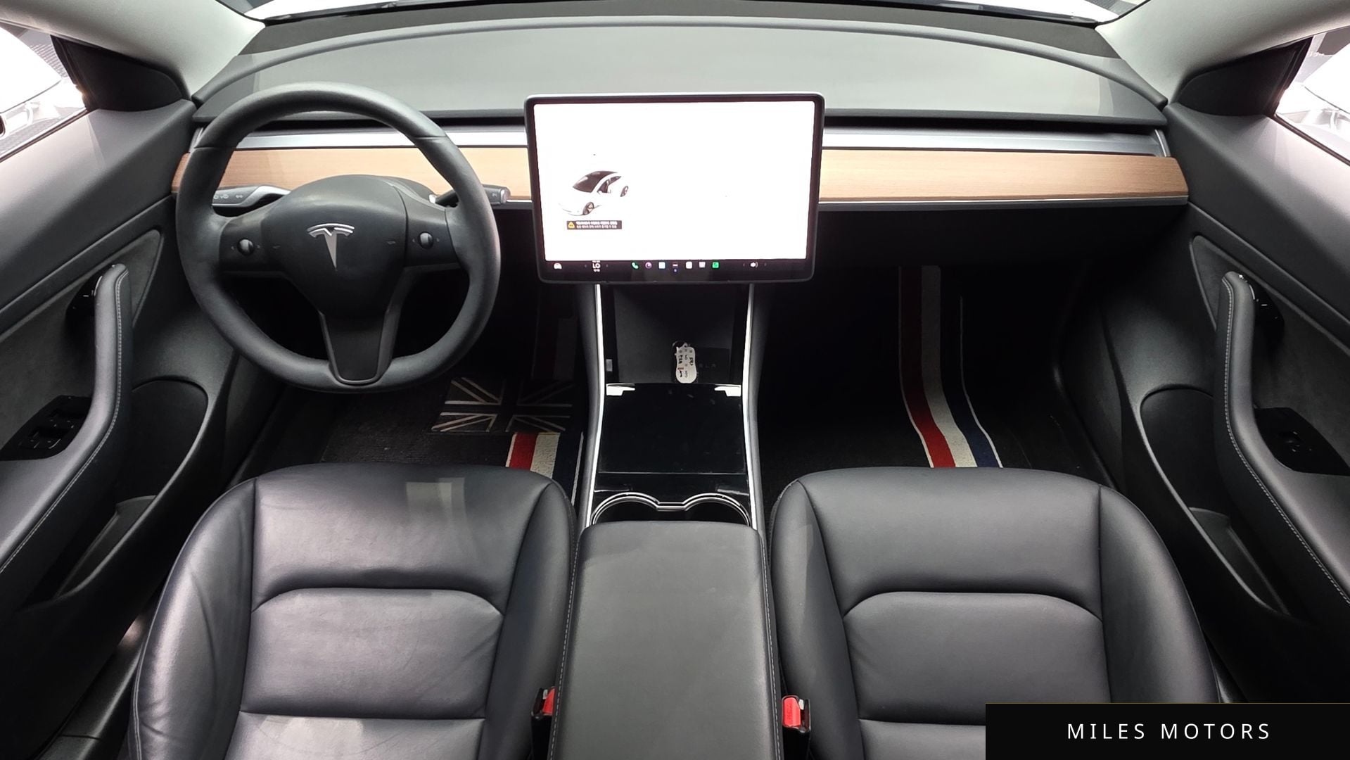 Tesla Model 3 2020 — миниатюра 10