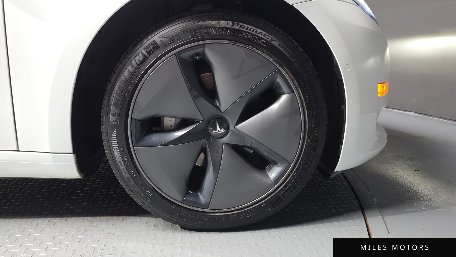 Tesla Model 3 2020 — миниатюра 7