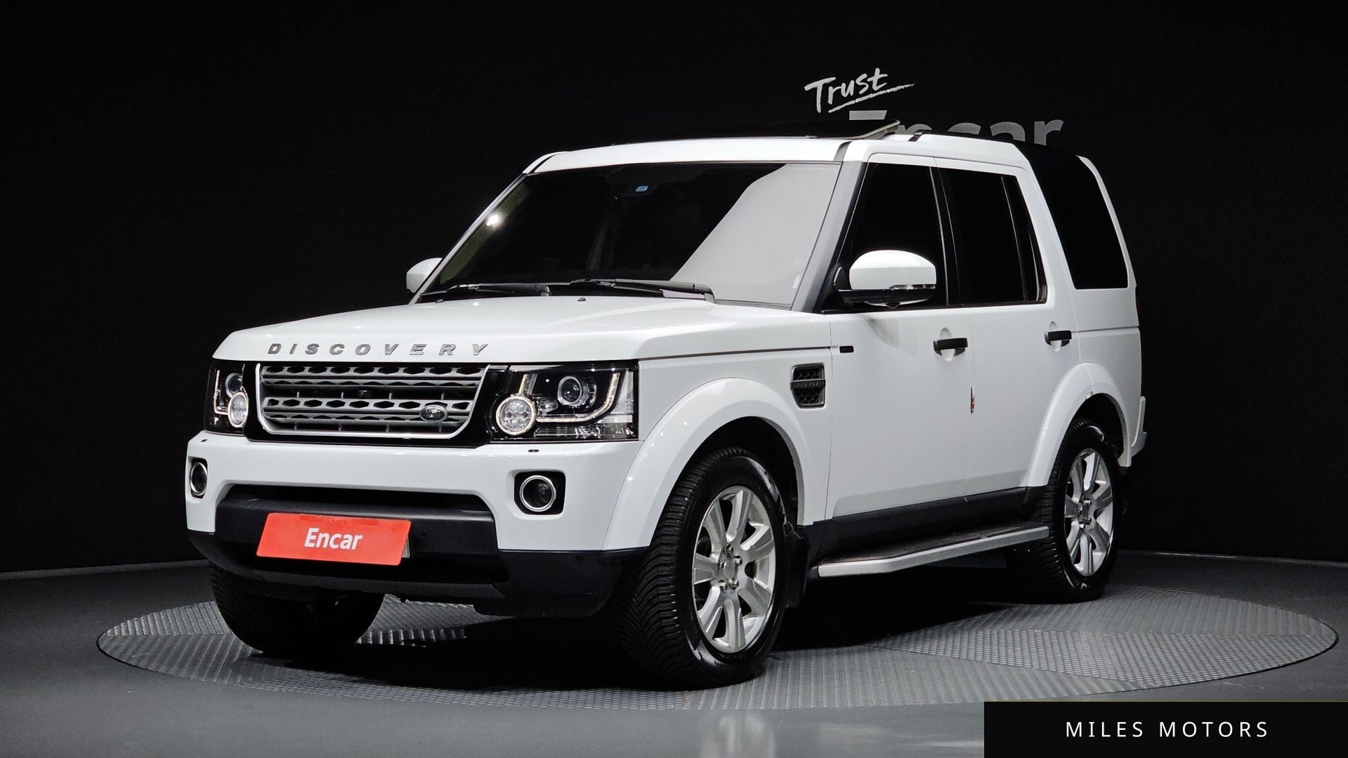 Land Rover Discovery 2015 — фото 1 из 12