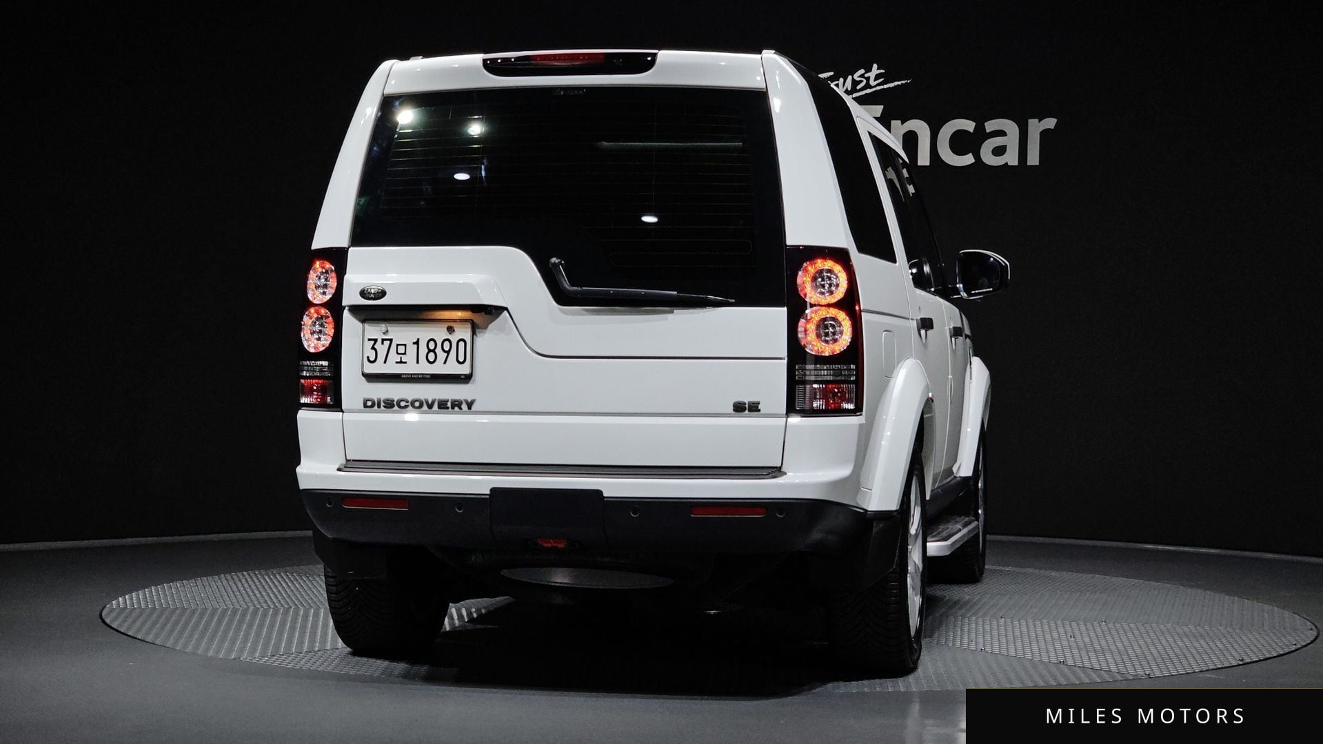 Land Rover Discovery 2015 — миниатюра 4