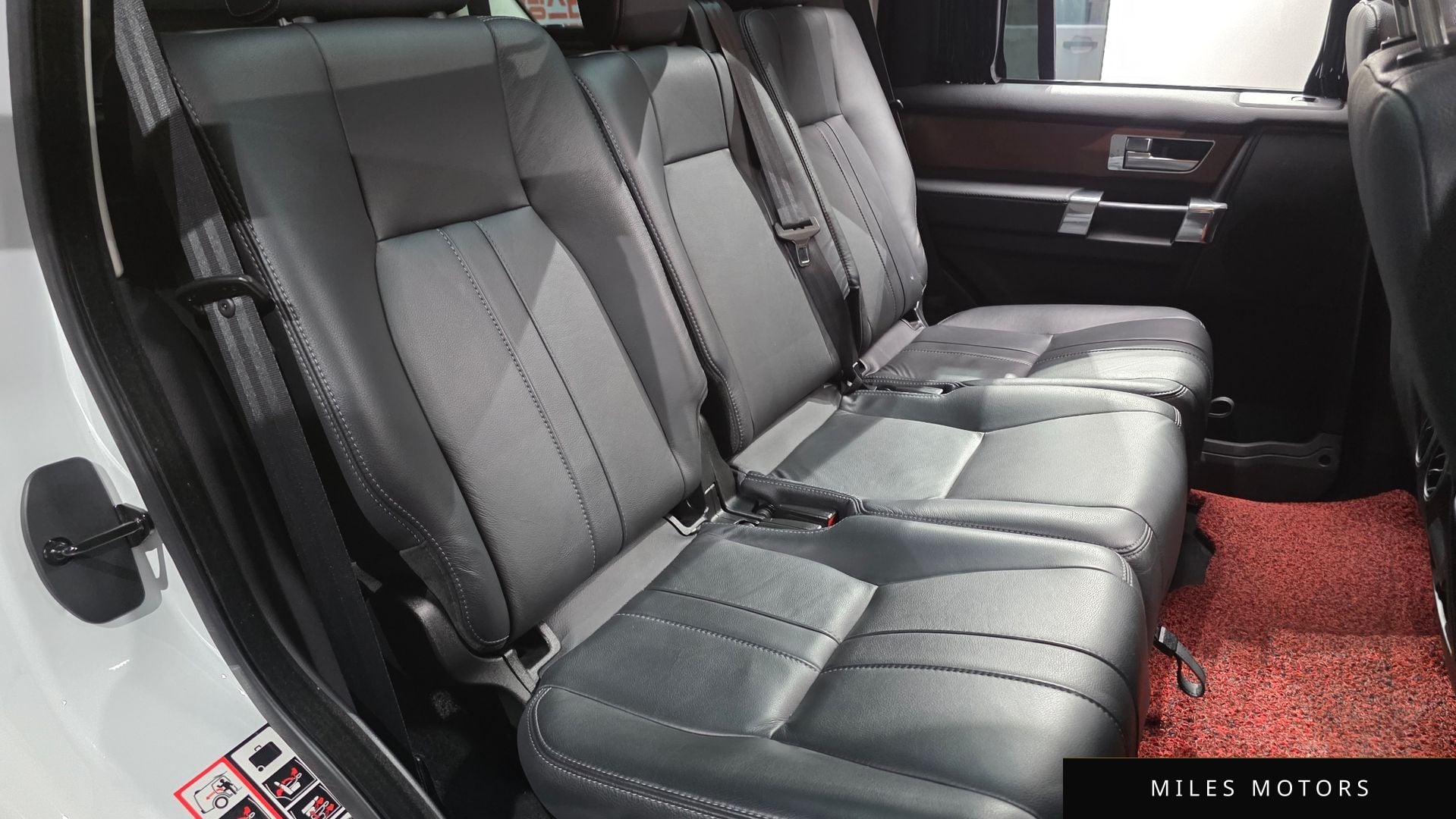 Land Rover Discovery 2015 — миниатюра 11