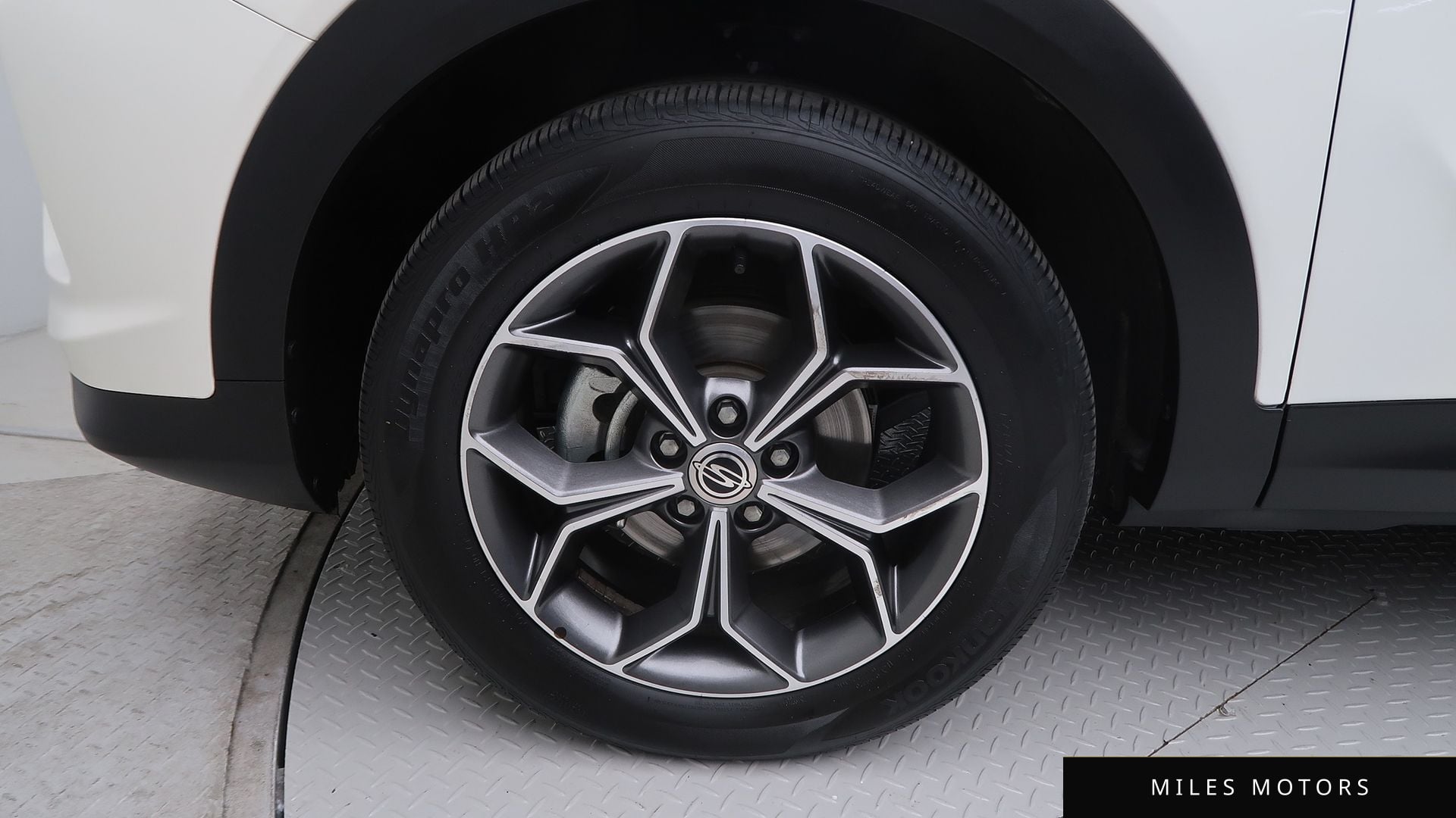KG Mobility Beautiful Korando 2022 — миниатюра 5