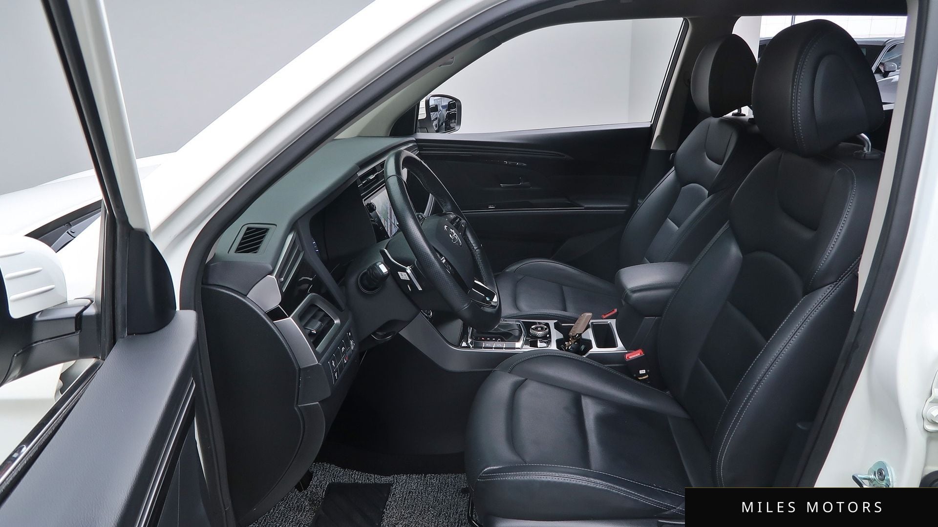 KG Mobility Beautiful Korando 2022 — миниатюра 10