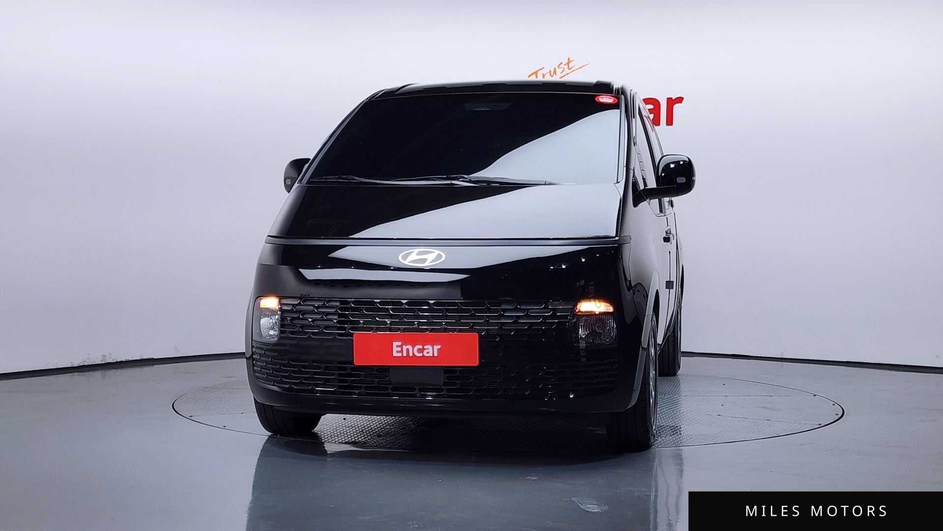 Hyundai Staria 2025 — миниатюра 2
