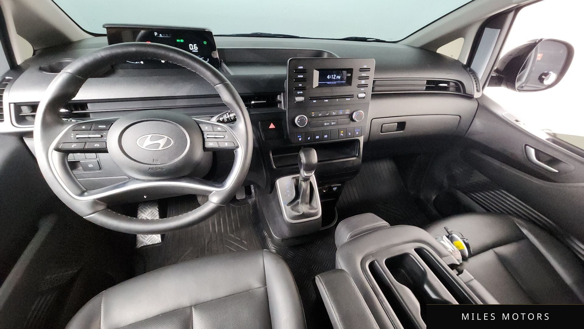 Hyundai Staria 2025 — миниатюра 10