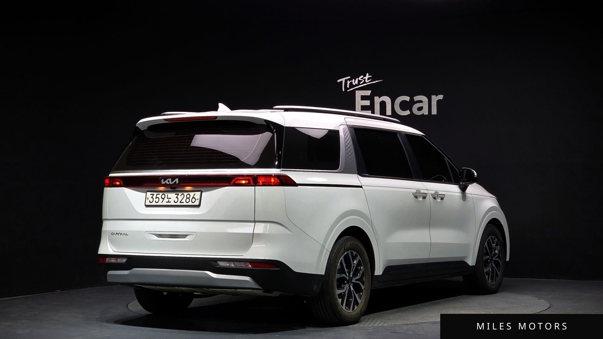 Kia Carnival 2023 — миниатюра 2