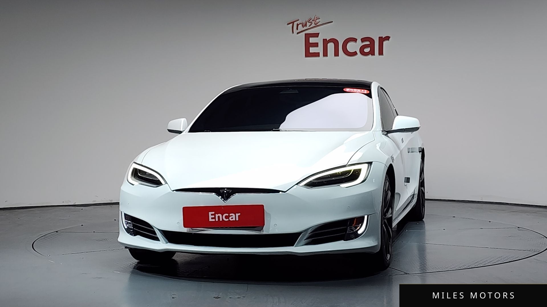 Tesla Model S 2020 — миниатюра 2