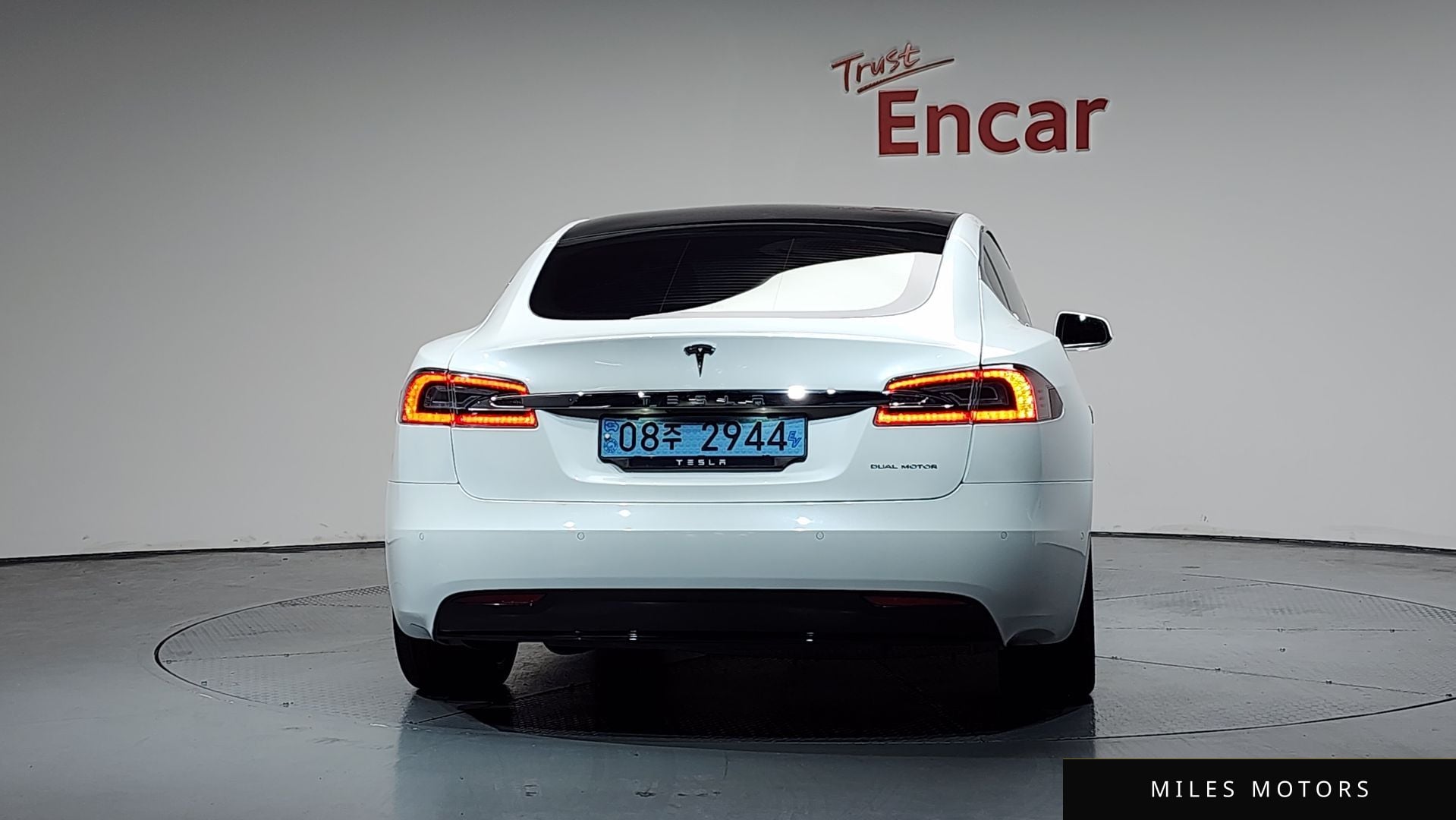 Tesla Model S 2020 — миниатюра 3