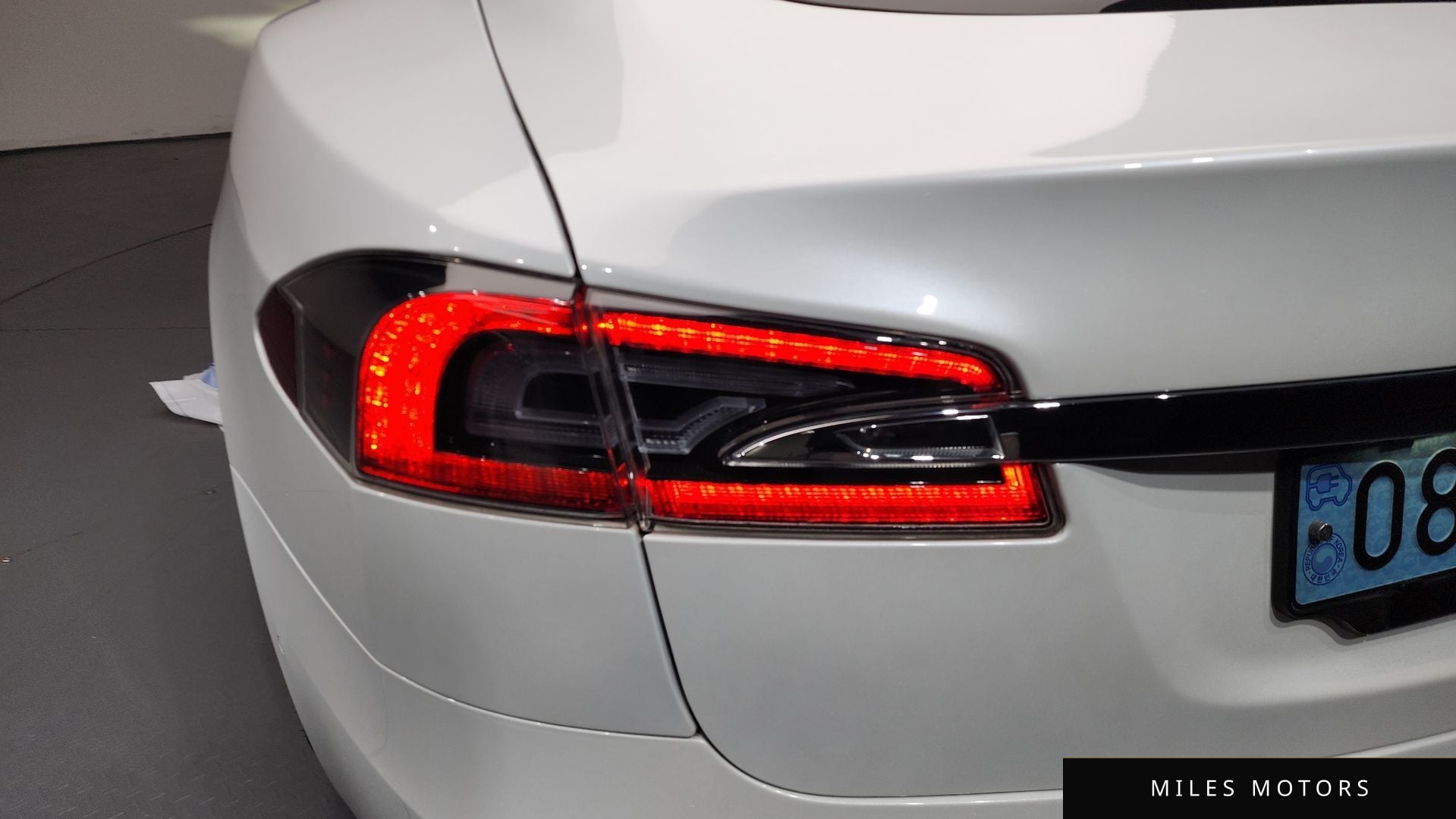 Tesla Model S 2020 — миниатюра 8