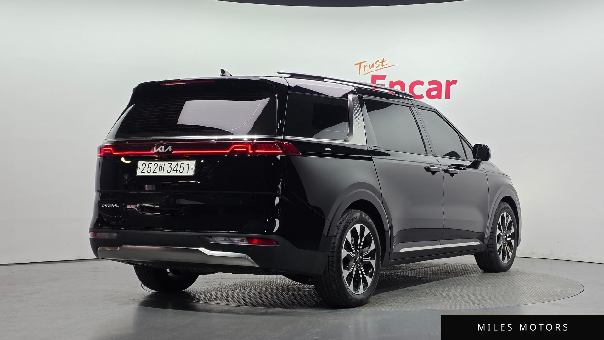 Kia Carnival 2023 — миниатюра 2