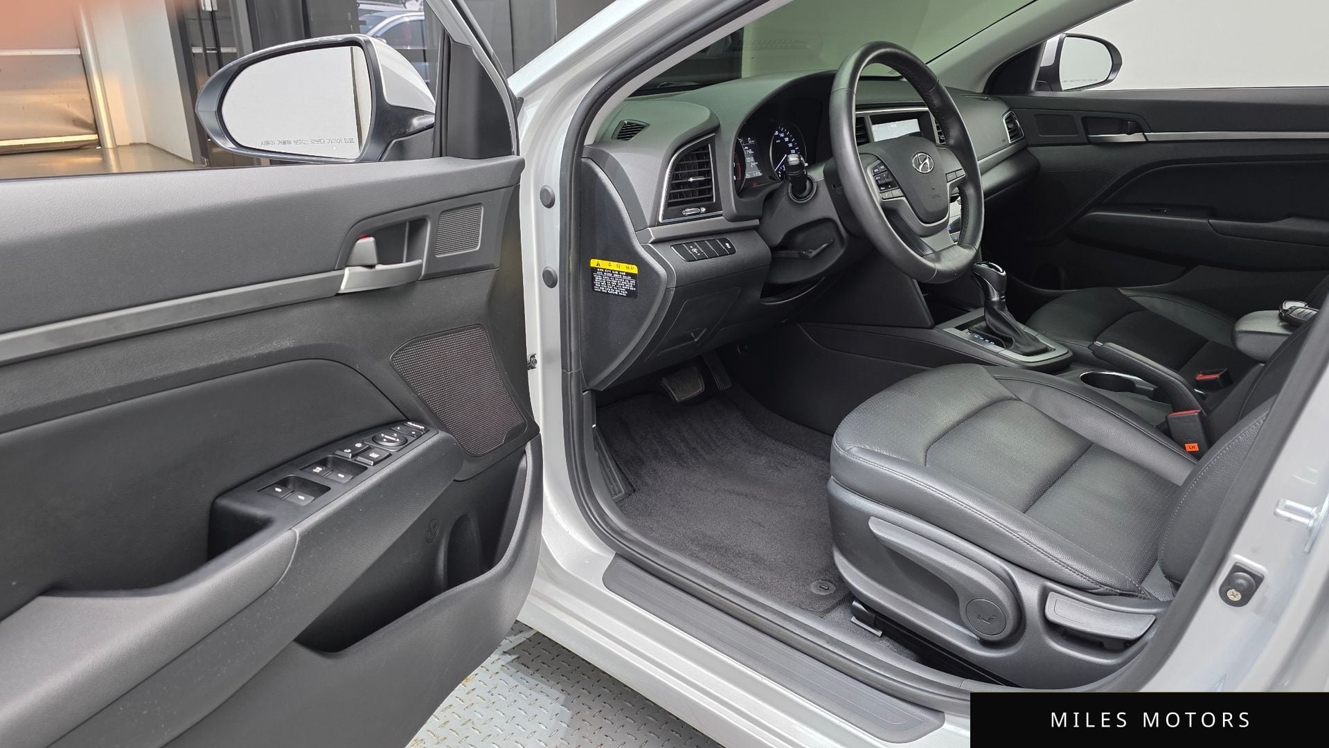 Hyundai AVANTE 2016 — миниатюра 10