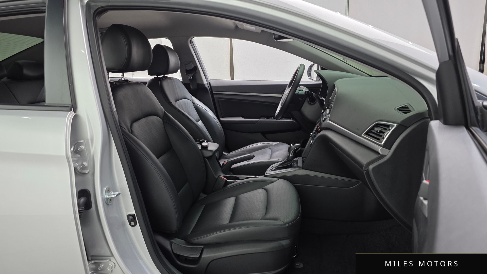 Hyundai AVANTE 2016 — миниатюра 11