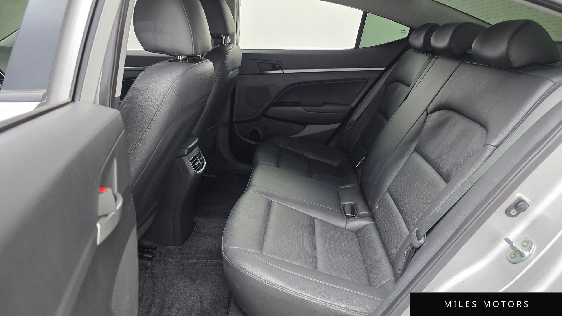 Hyundai AVANTE 2016 — миниатюра 12
