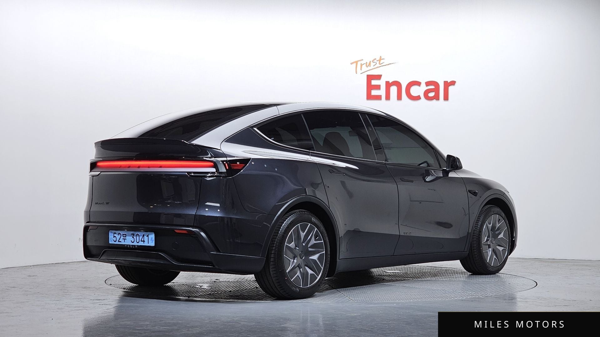 Tesla Model Y 2026 — миниатюра 2