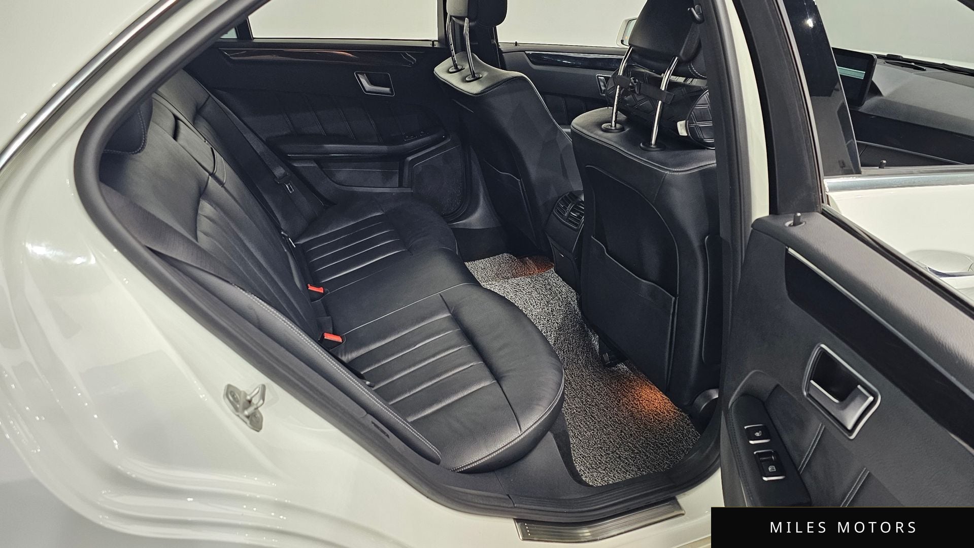 Mercedes-Benz E-Class W212 2016 — миниатюра 11
