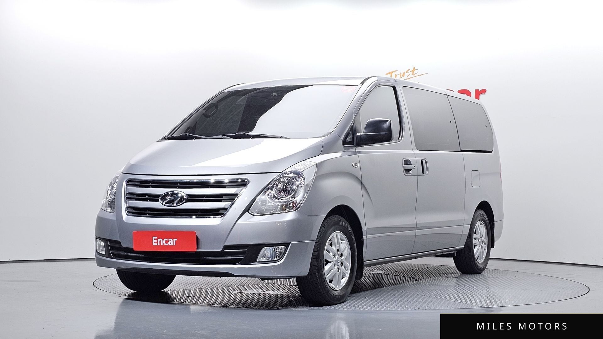 Hyundai Starex 2018 — фото 1 из 12