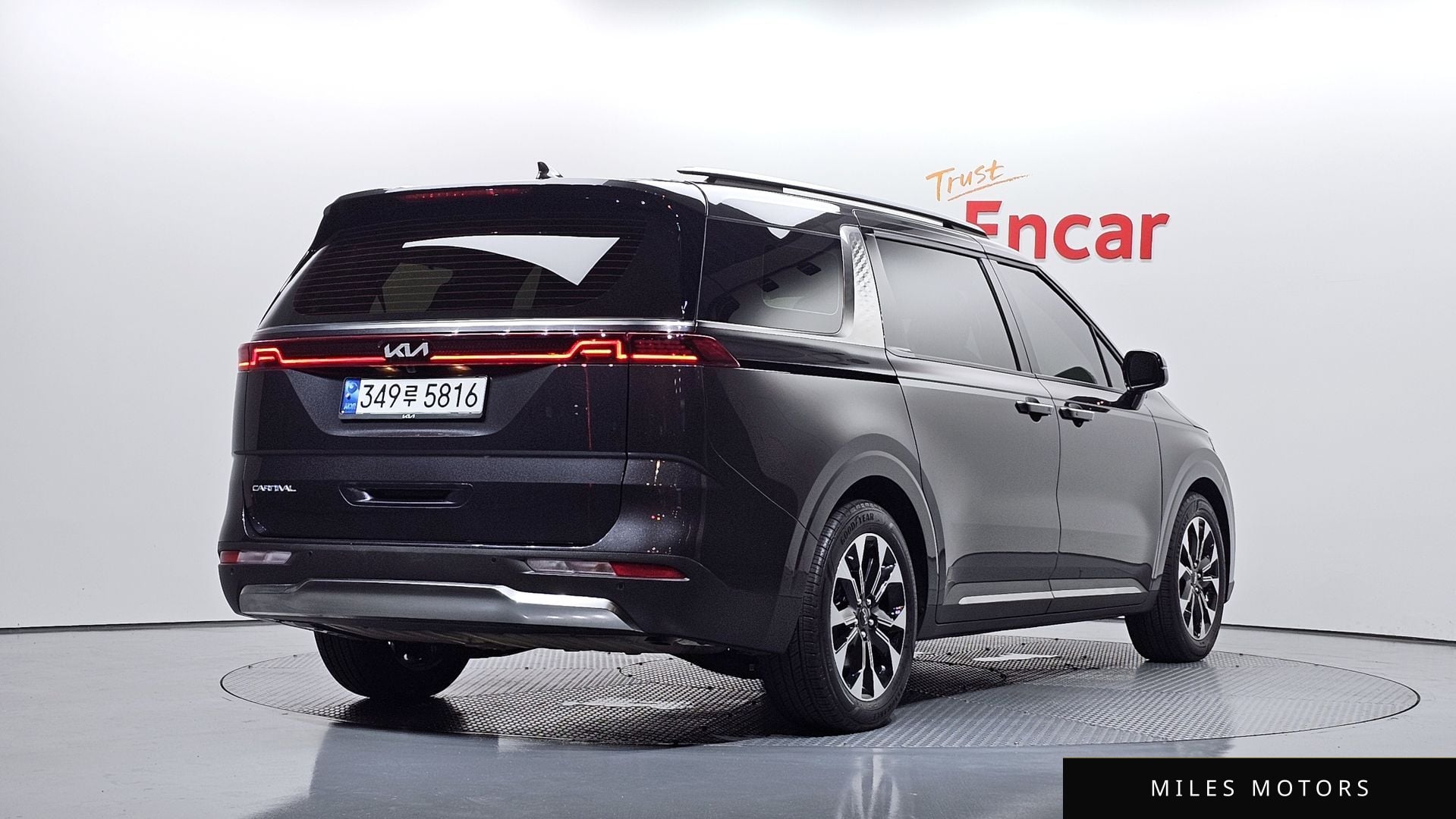 Kia Carnival 2023 — миниатюра 2