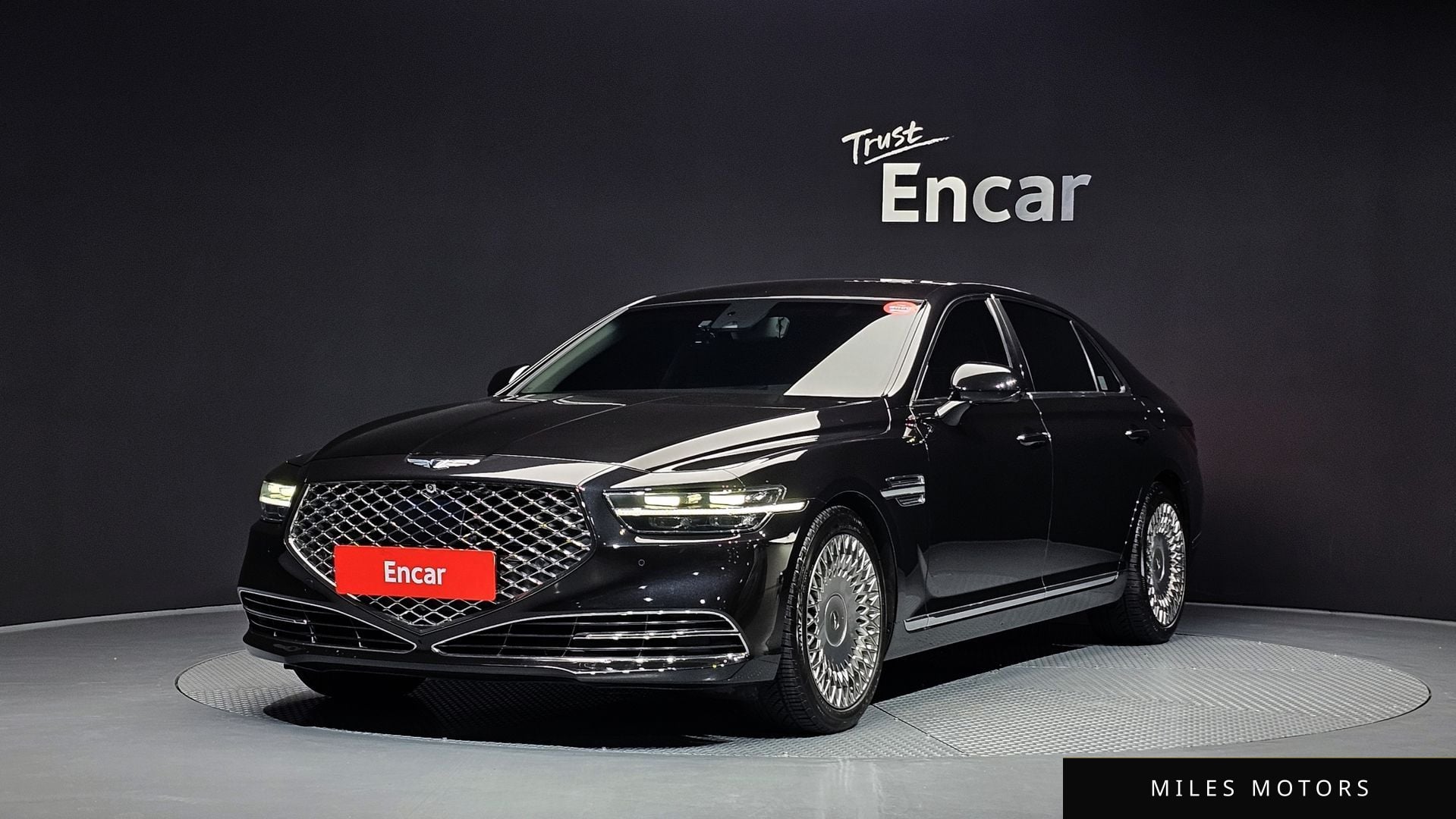 Genesis G90 2019 — фото 1 из 12