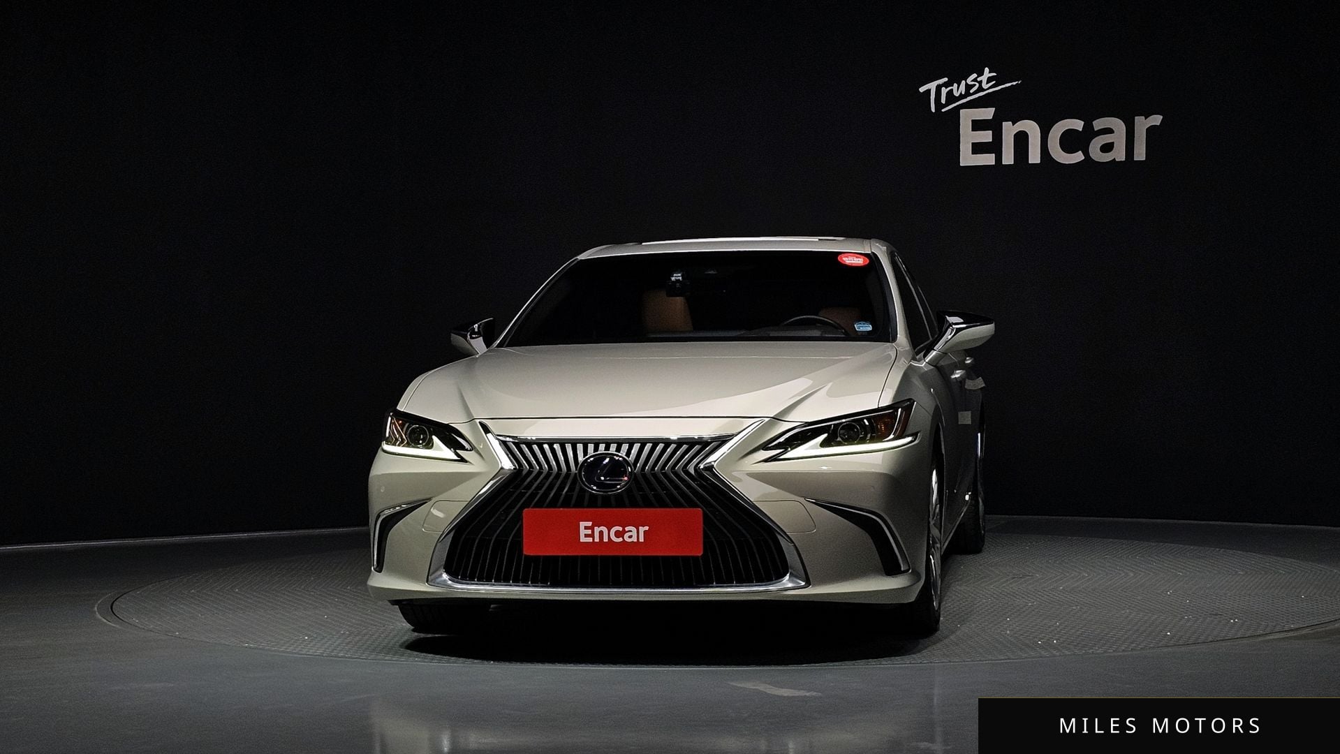 Лексус ES300h 2019 — миниатюра 3