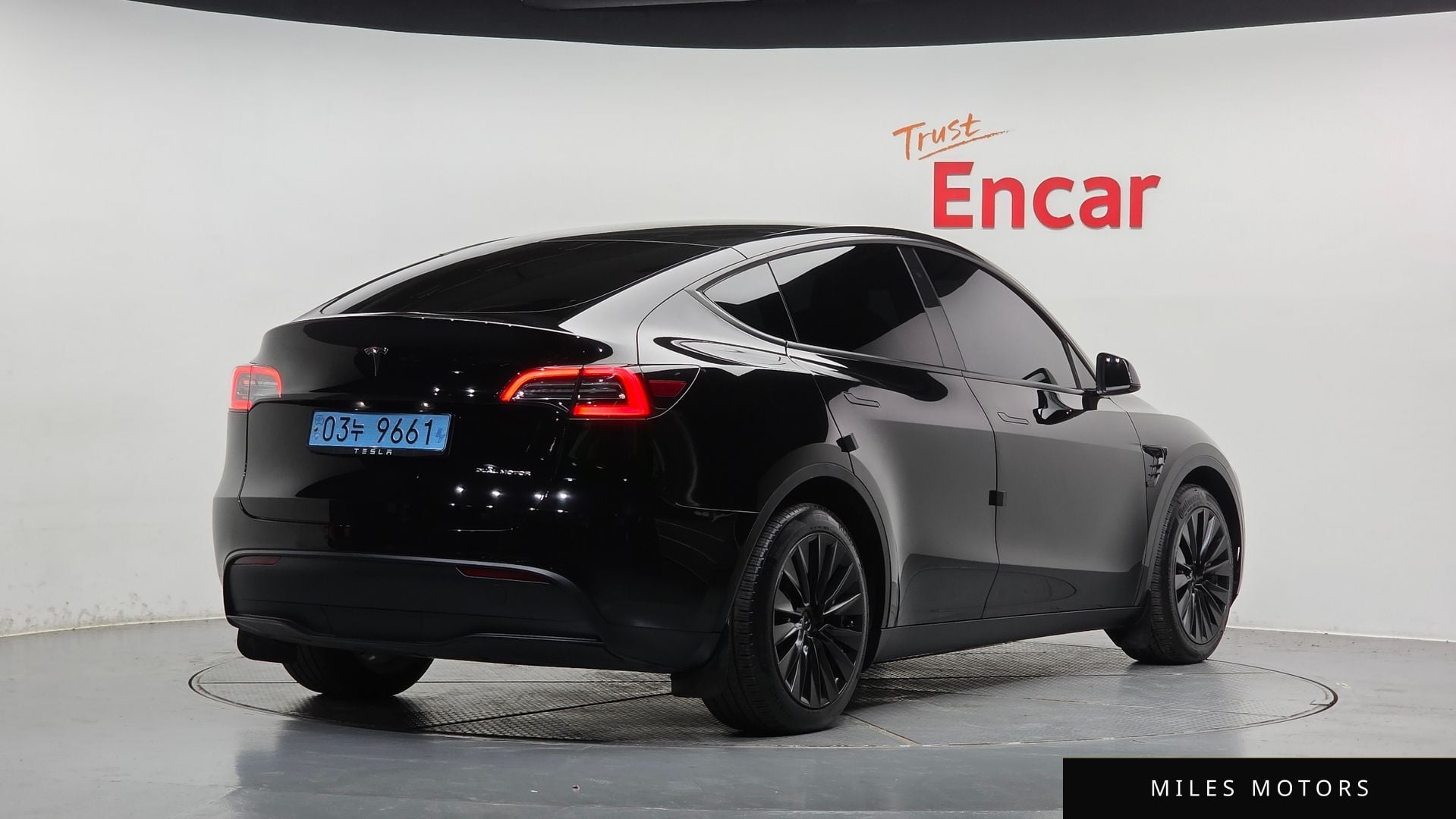 Tesla Model Y 2022 — миниатюра 2