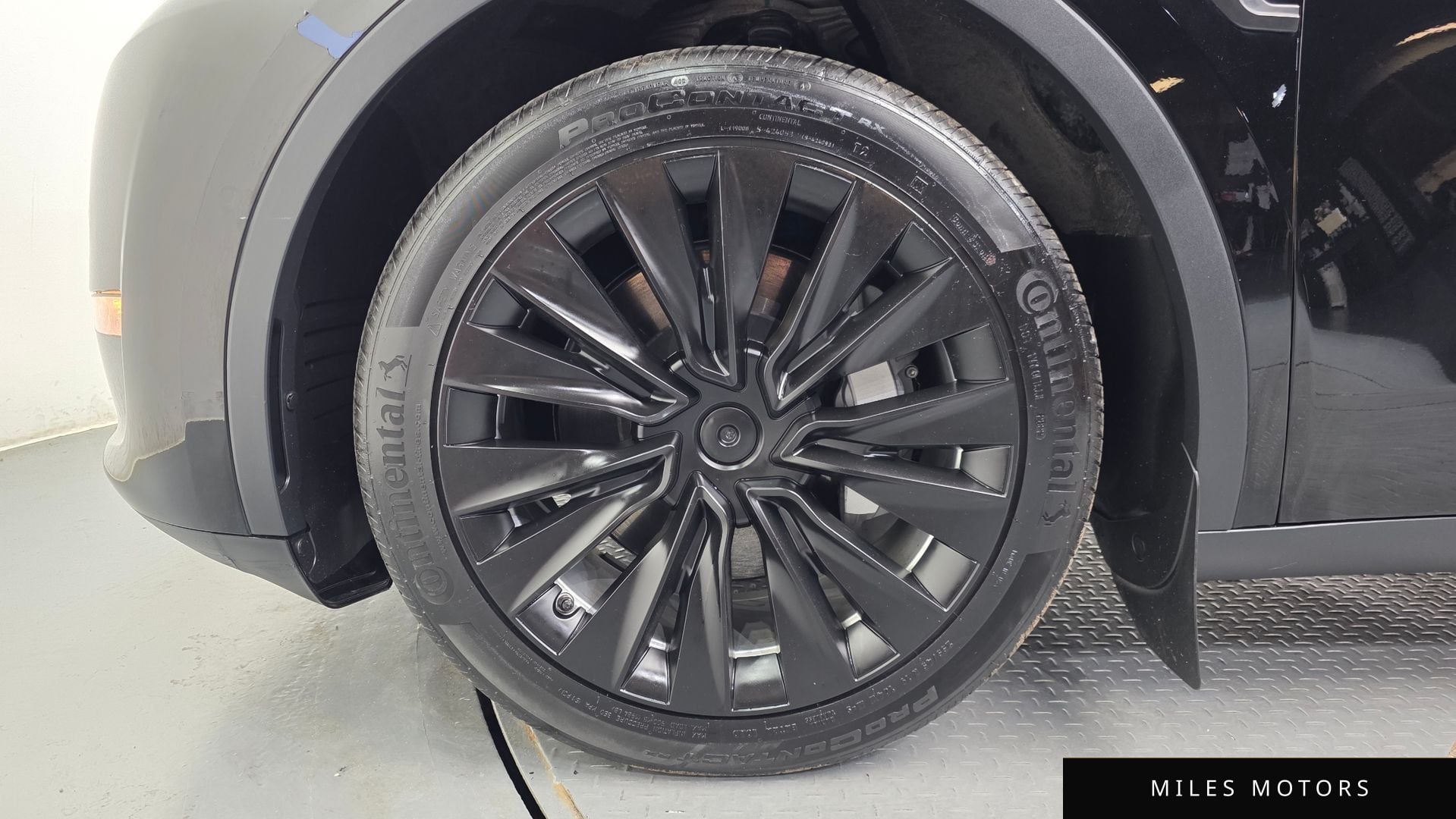 Tesla Model Y 2022 — миниатюра 5