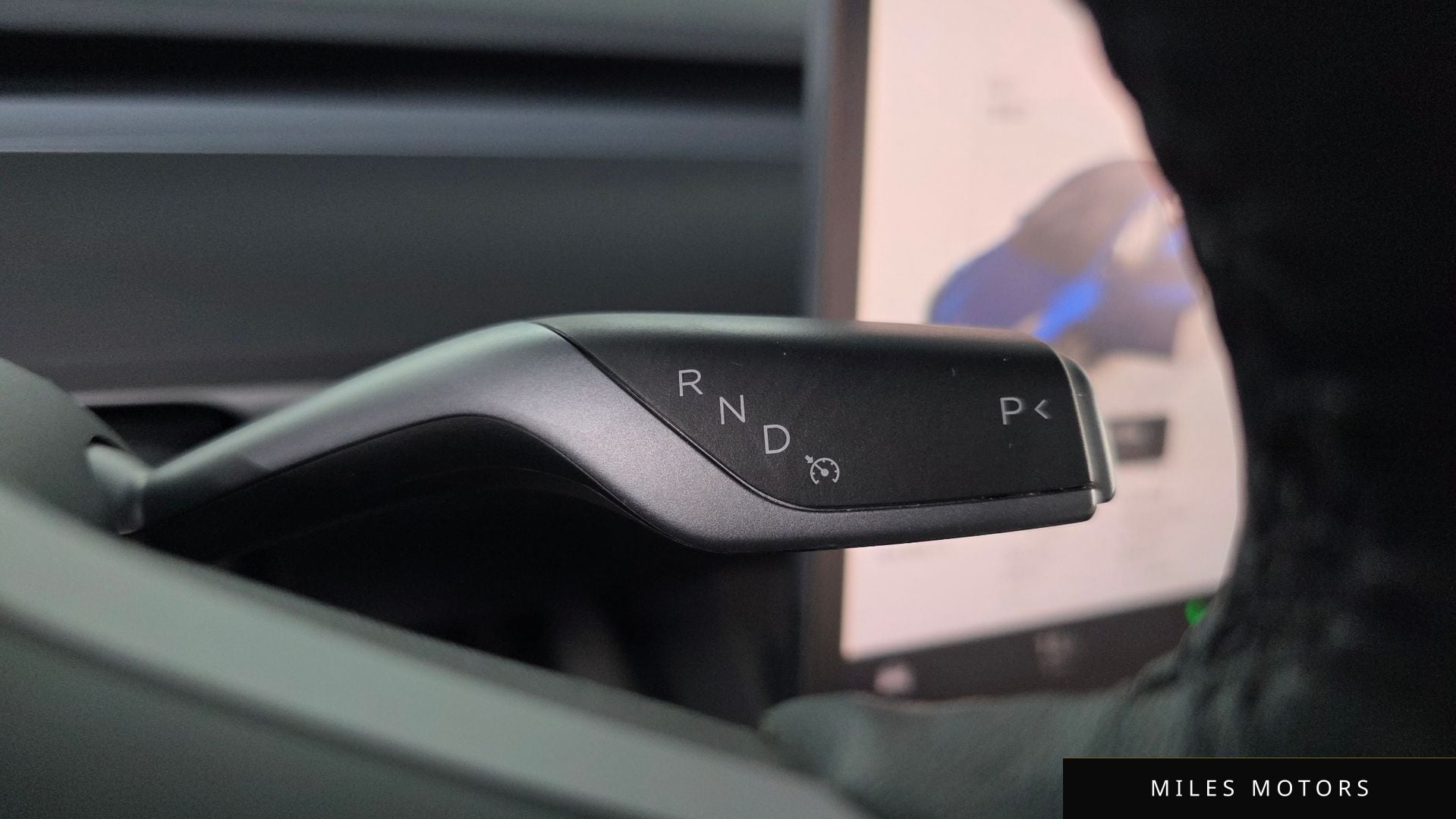 Tesla Model Y 2022 — миниатюра 9