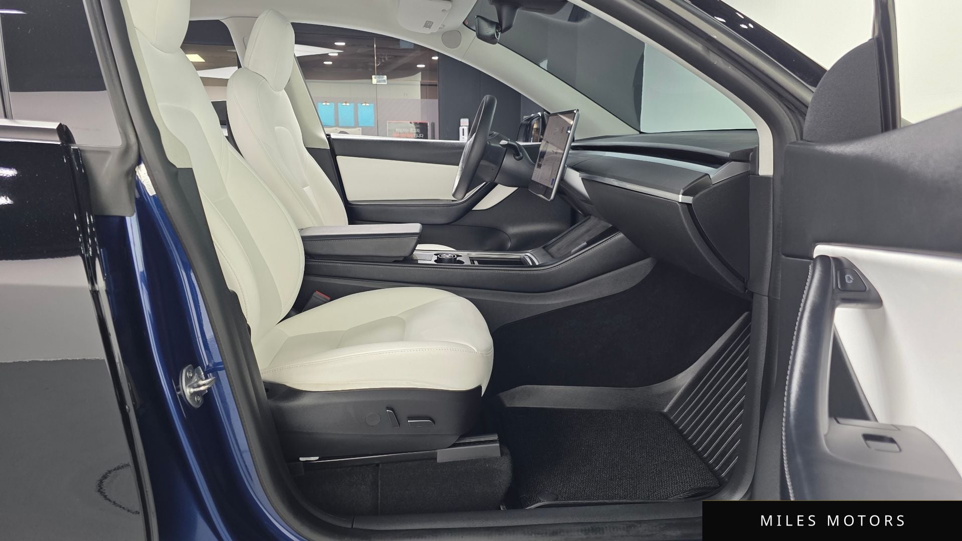 Tesla Model Y 2022 — миниатюра 11