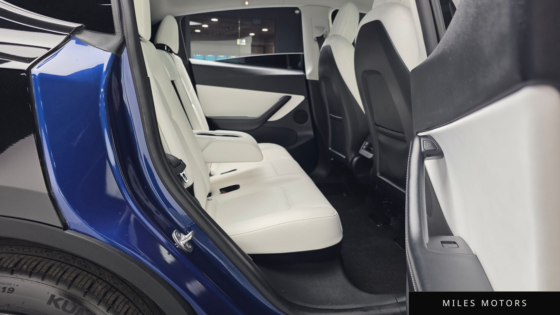 Tesla Model Y 2022 — миниатюра 12