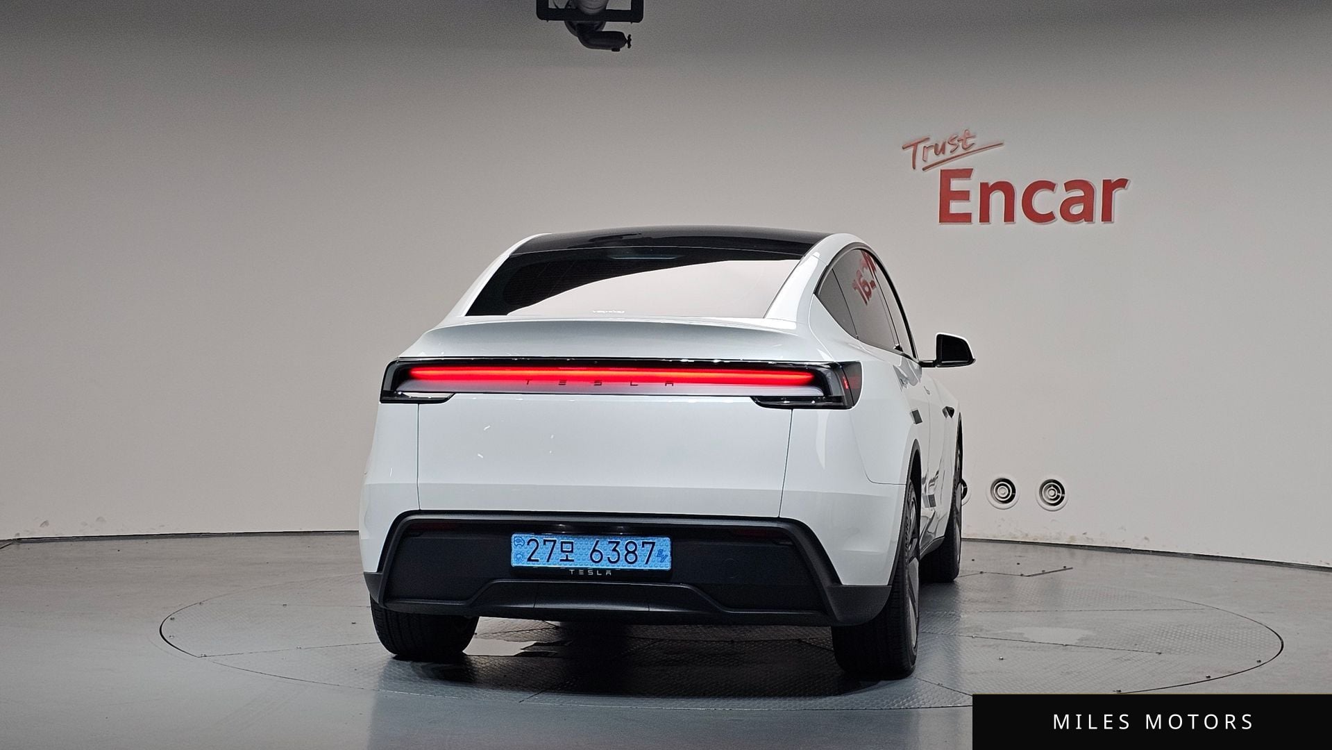 Tesla Model Y 2025 — миниатюра 3