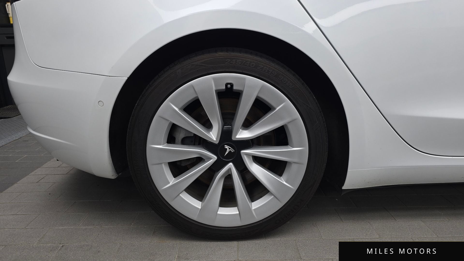 Tesla Model 3 2021 — миниатюра 5