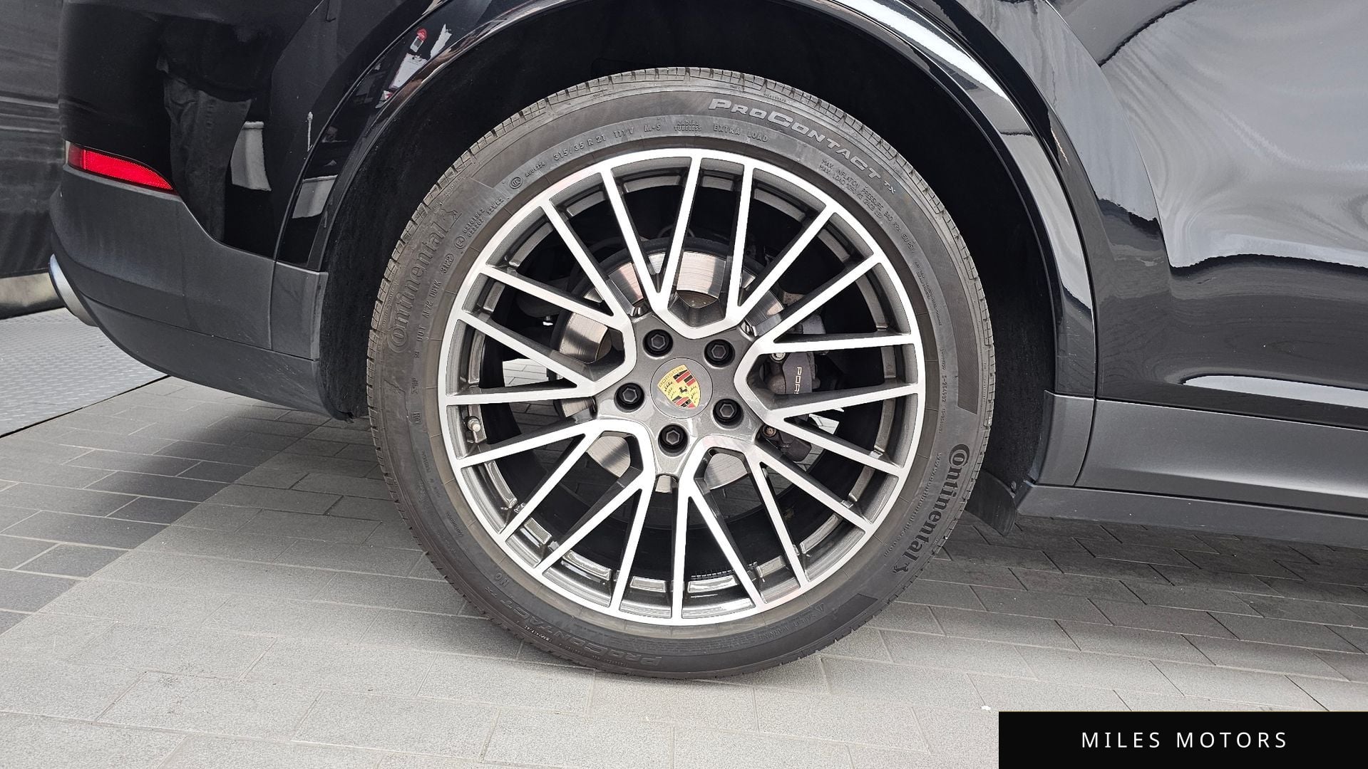 Porsche Cayenne 2023 — миниатюра 5