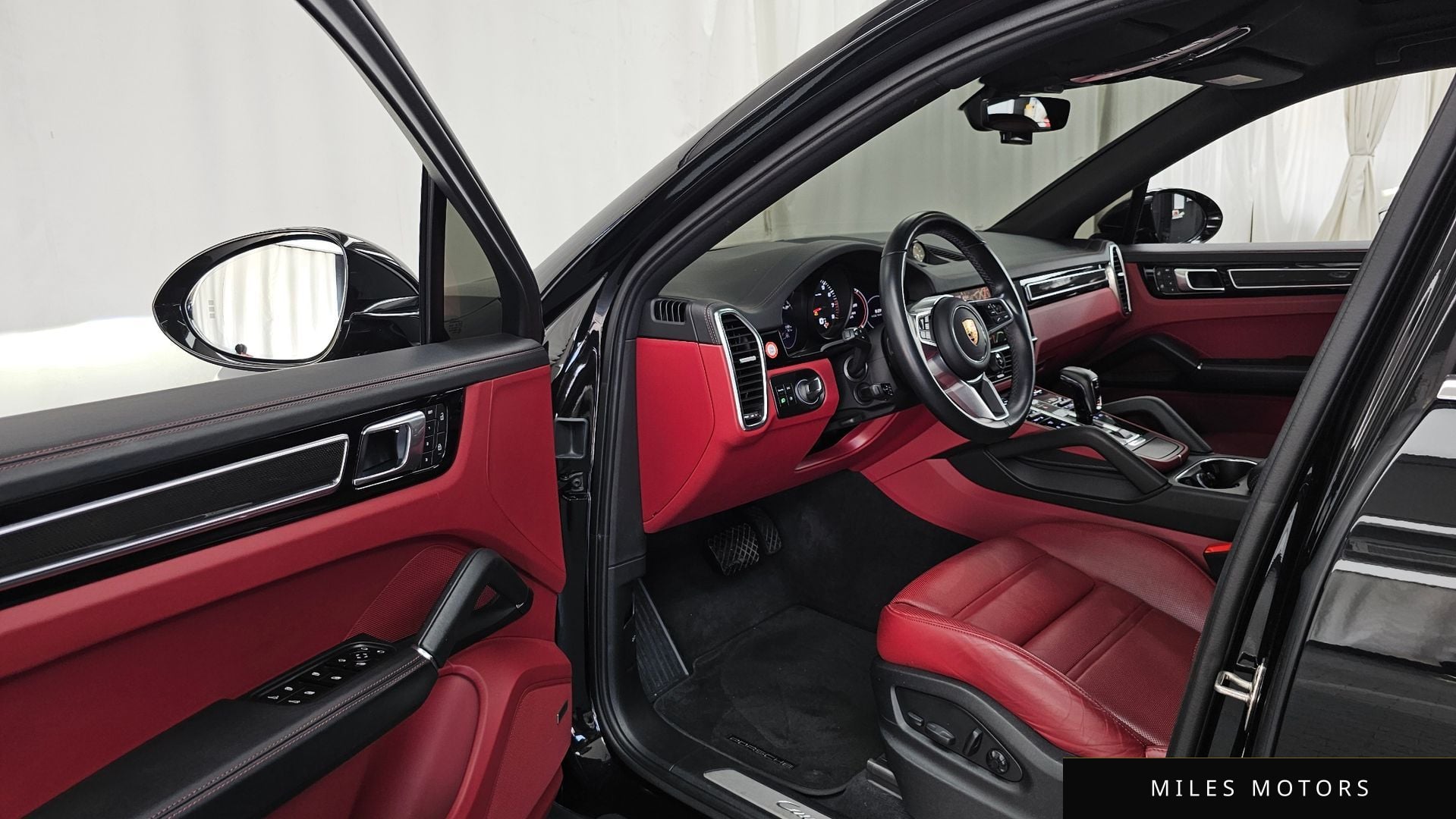 Porsche Cayenne 2023 — миниатюра 10